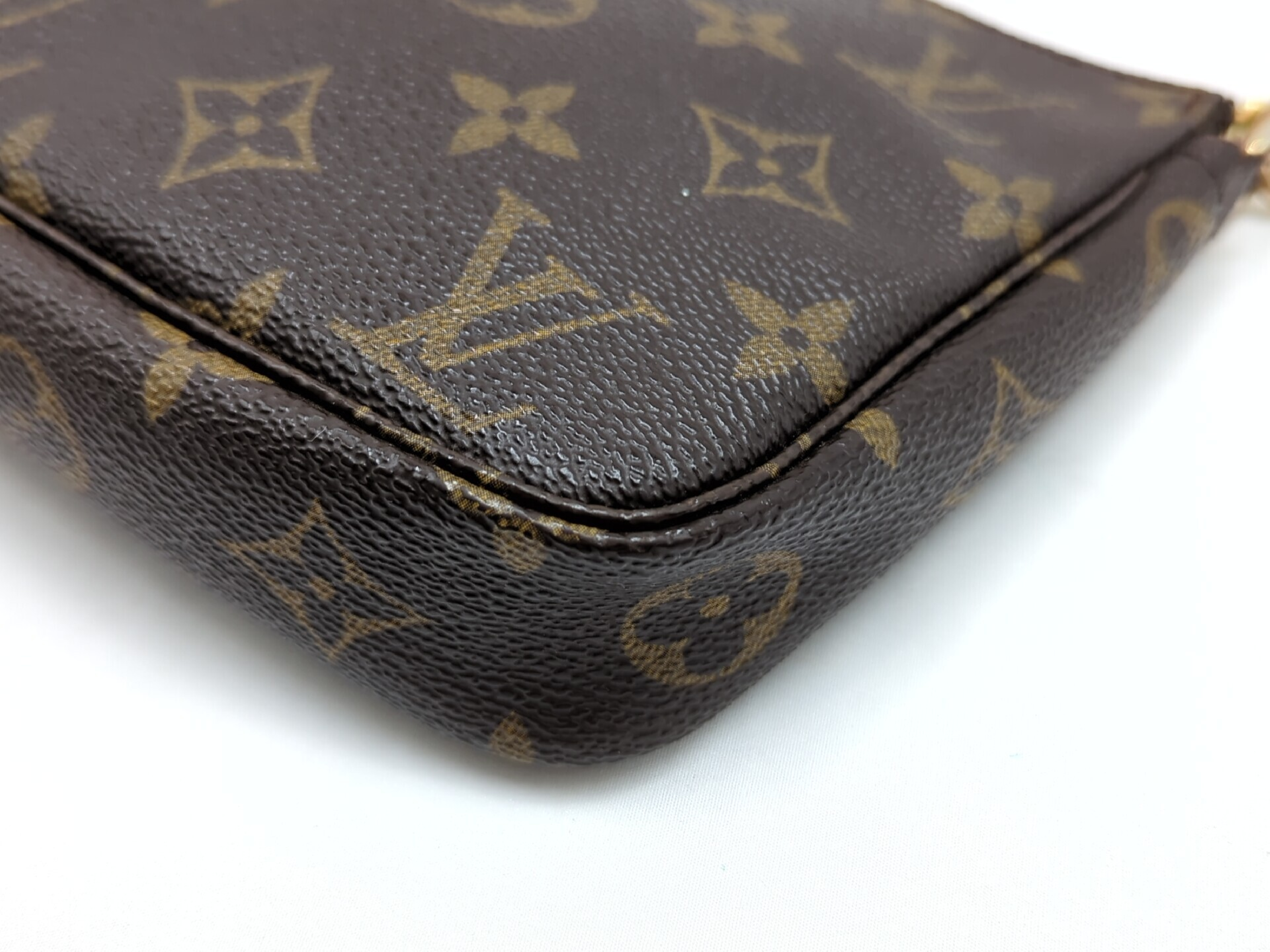 M40712 Monogram Pochette Accessoires Shoulder Bag — view 4