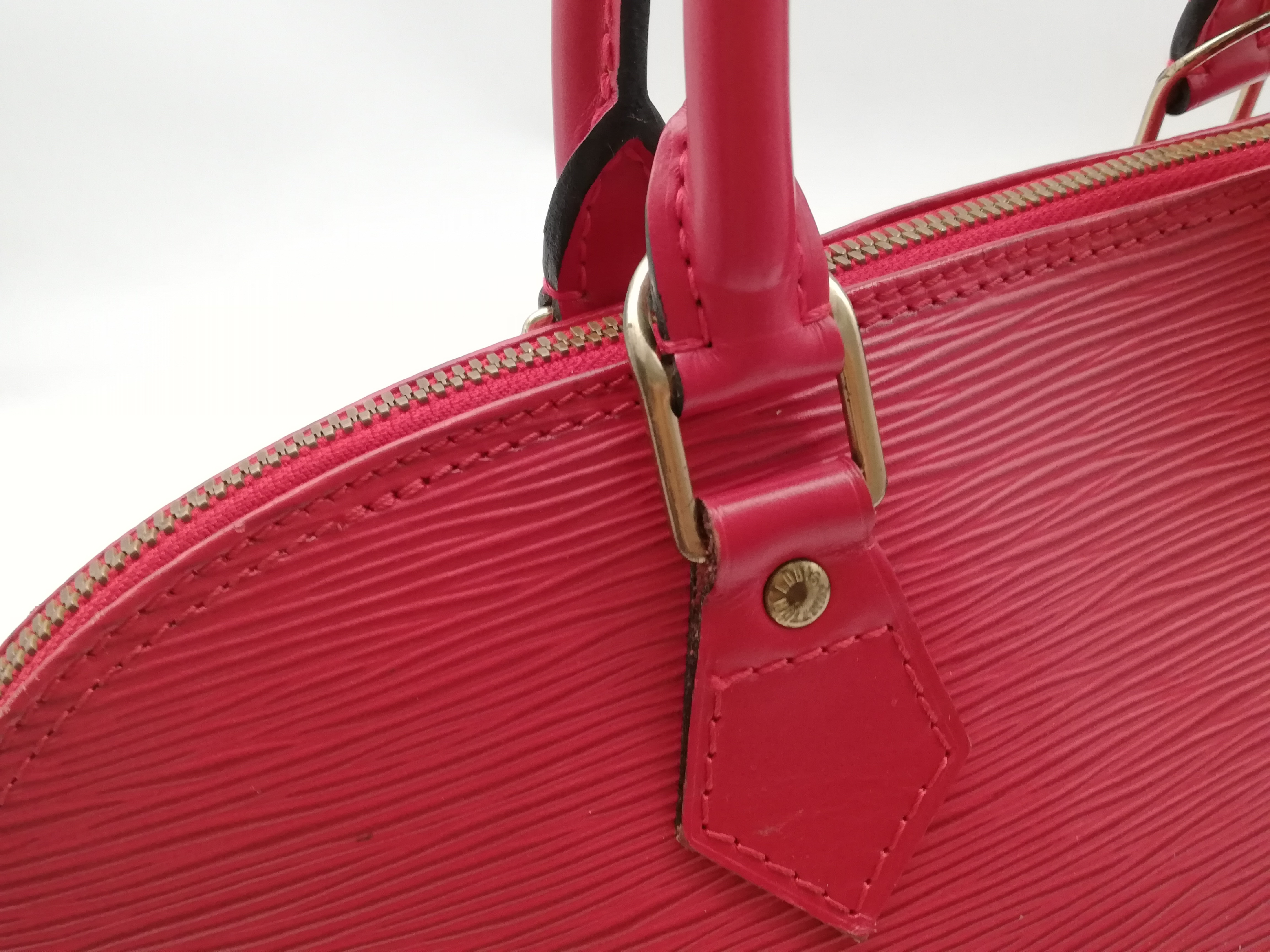 Epi Alma M52147 Handbag — view 8