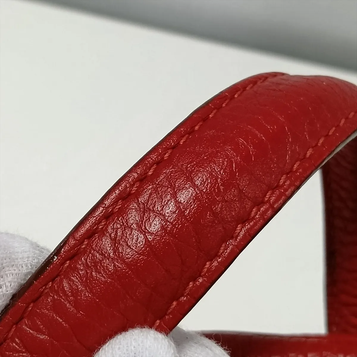 Victoria 35, Taurillon Clemence leather, Rouge Garance, silver hardware. P: 2012. Clochette strap torn. — view 12