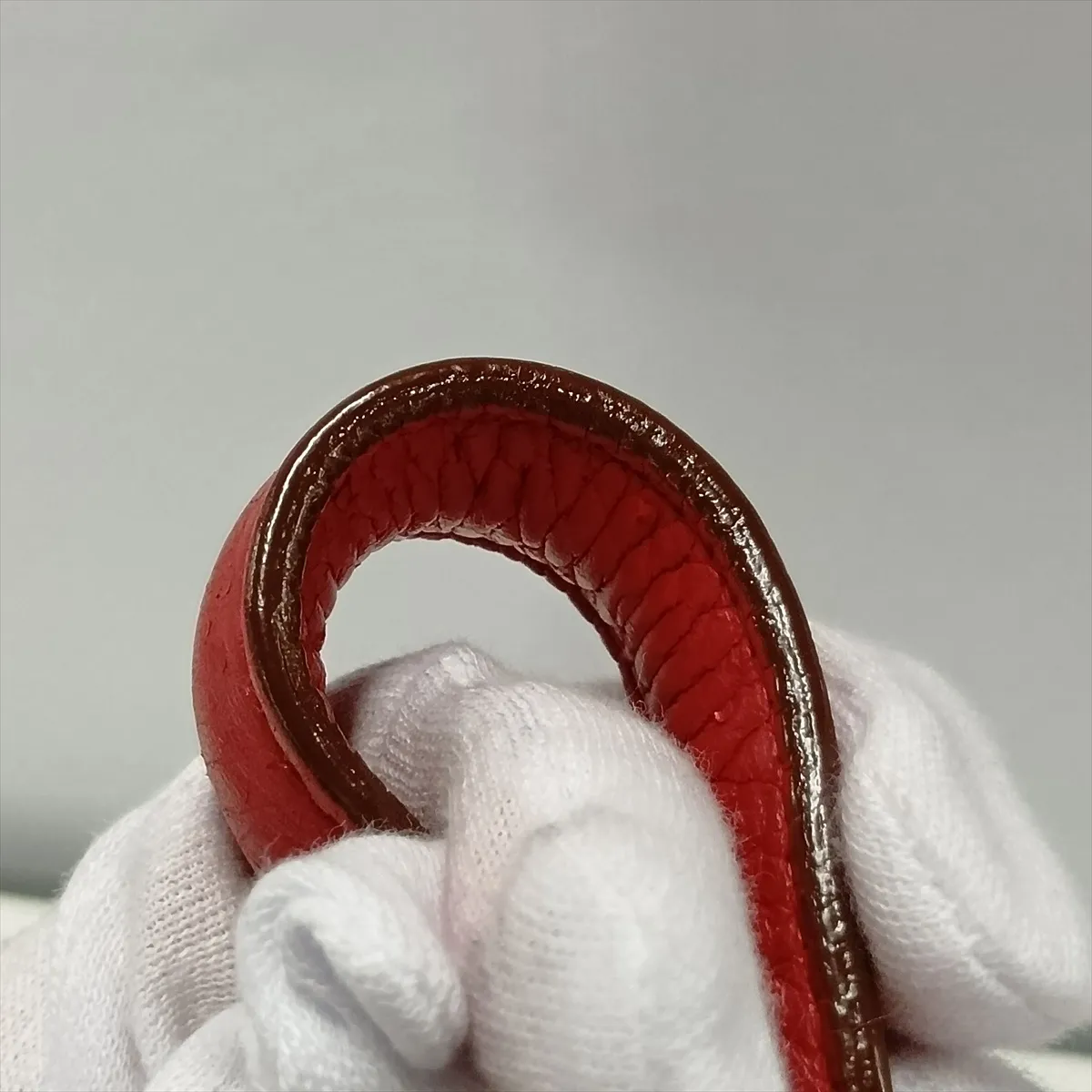 Victoria 35, Taurillon Clemence leather, Rouge Garance, silver hardware. P: 2012. Clochette strap torn. — view 13