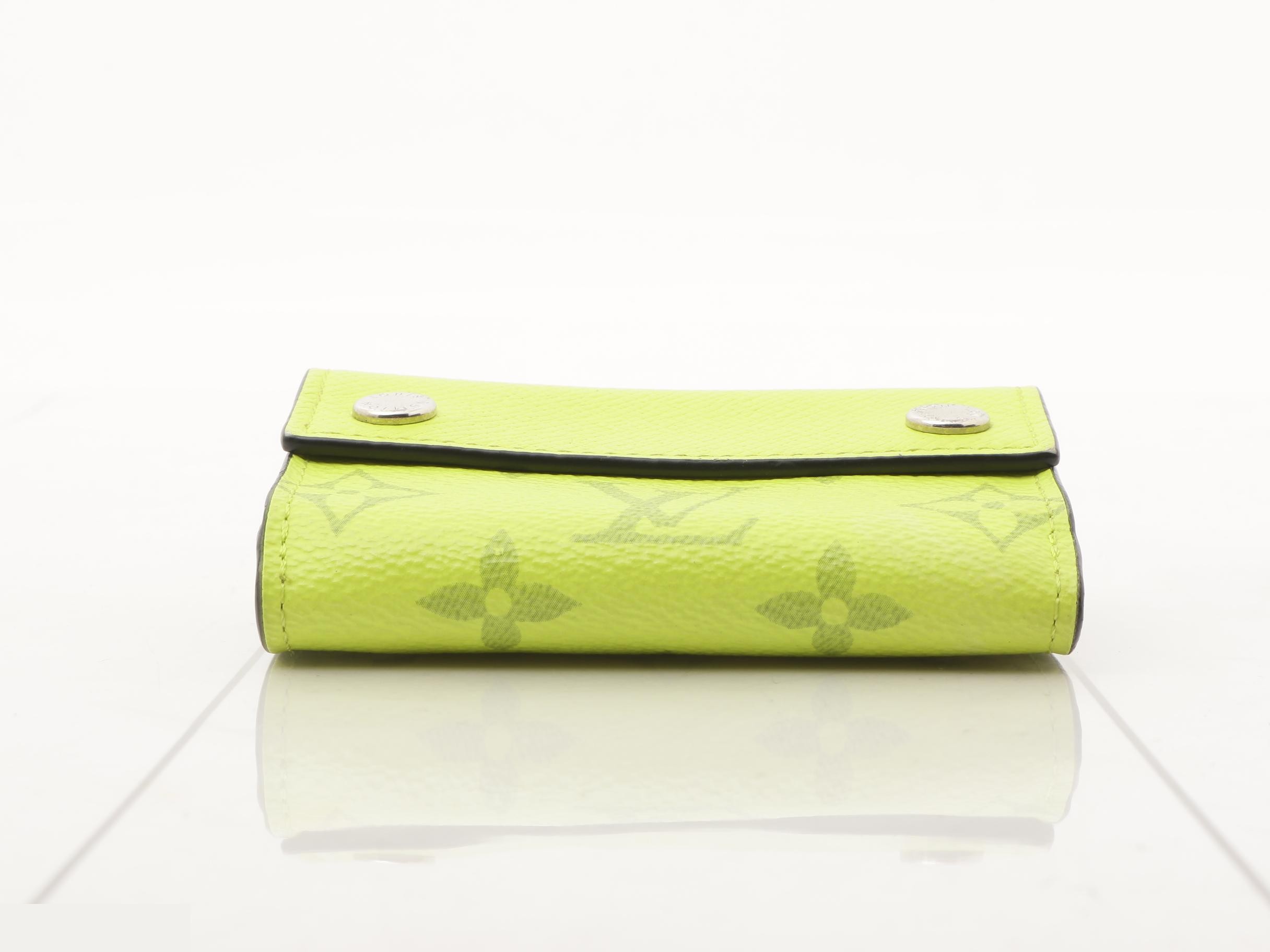 Discovery Compact Wallet, Jaune, Initials M.S. — view 3