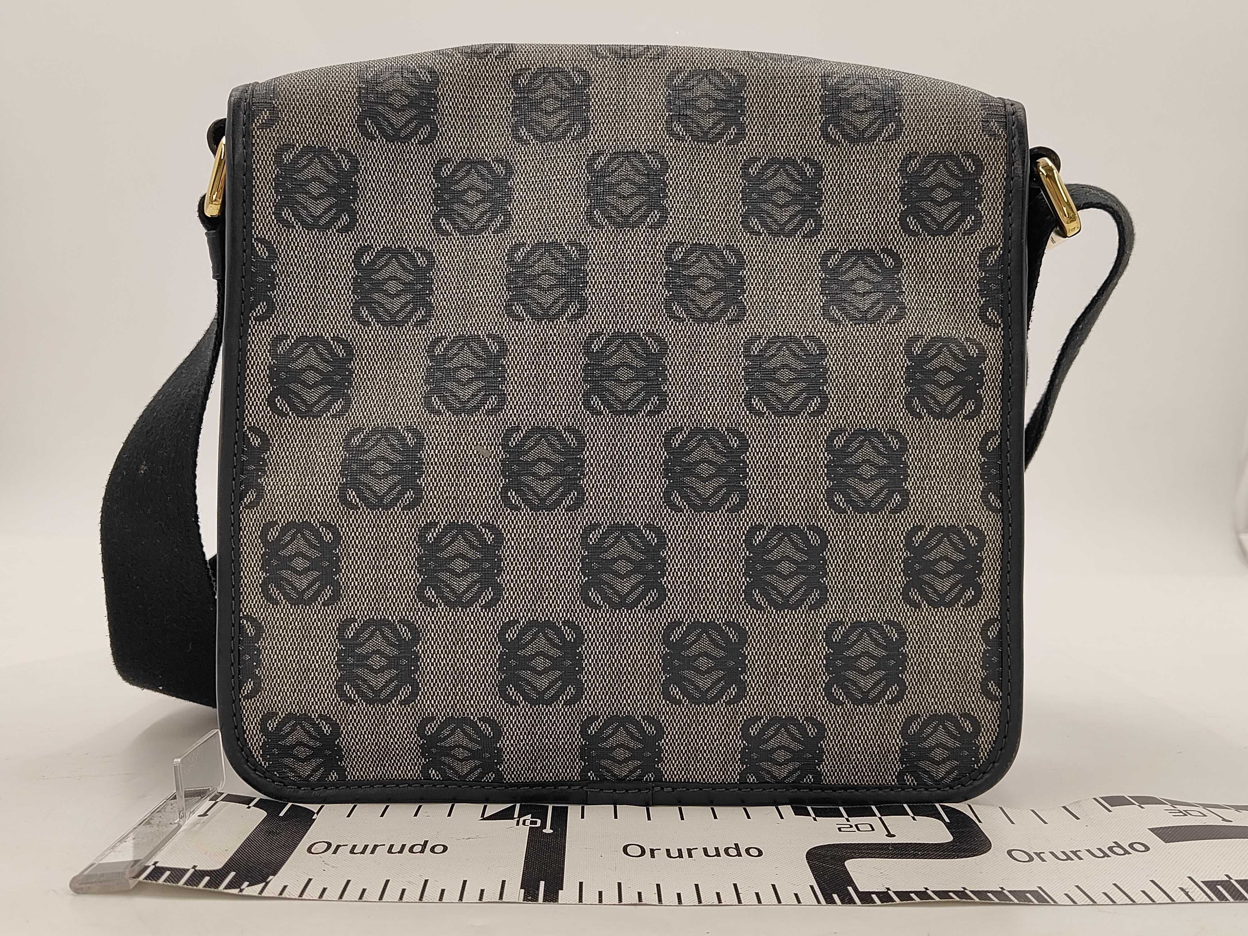 shoulder bag — view 2