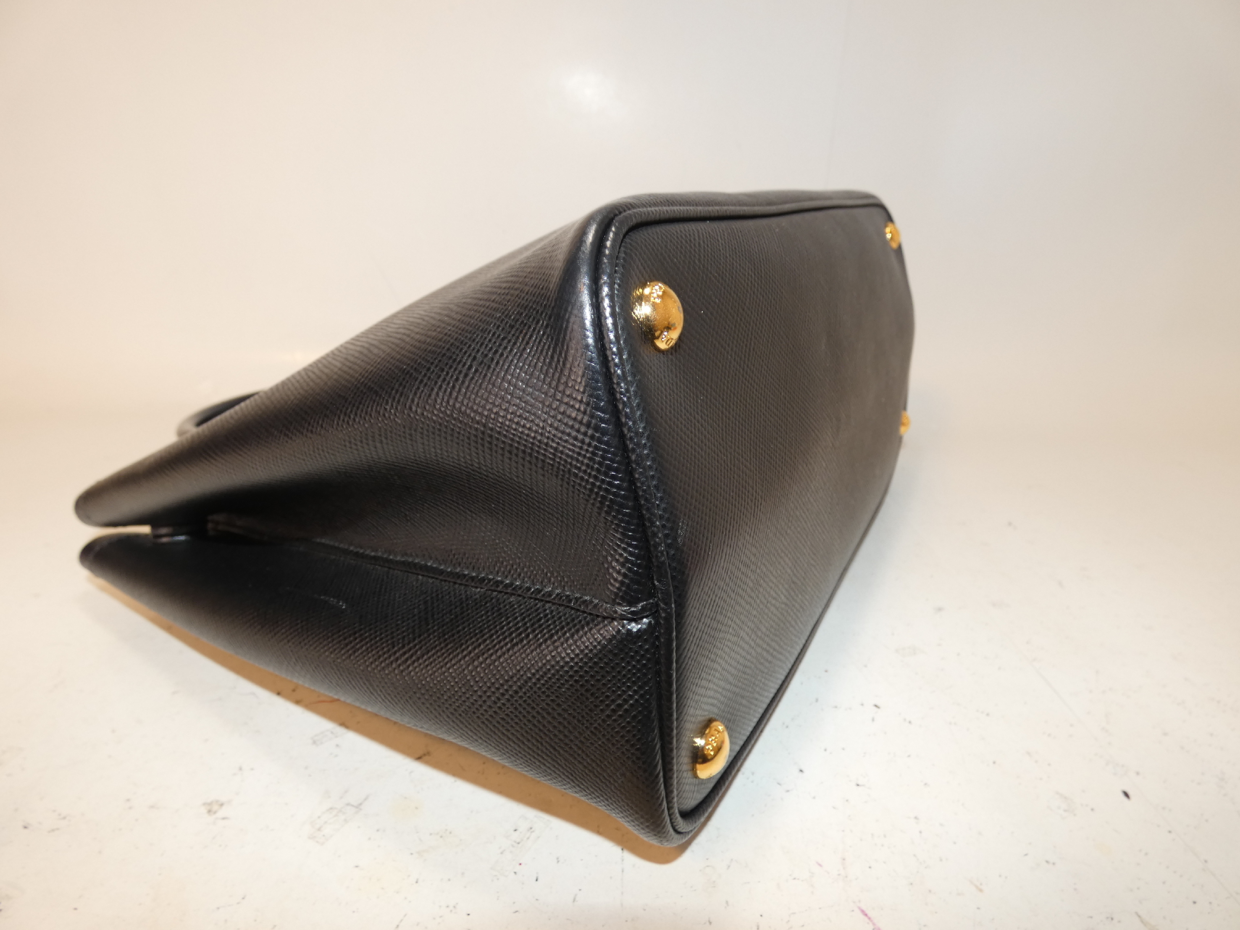 Saffiano Front Logo Black Hand Tote Bag — view 6