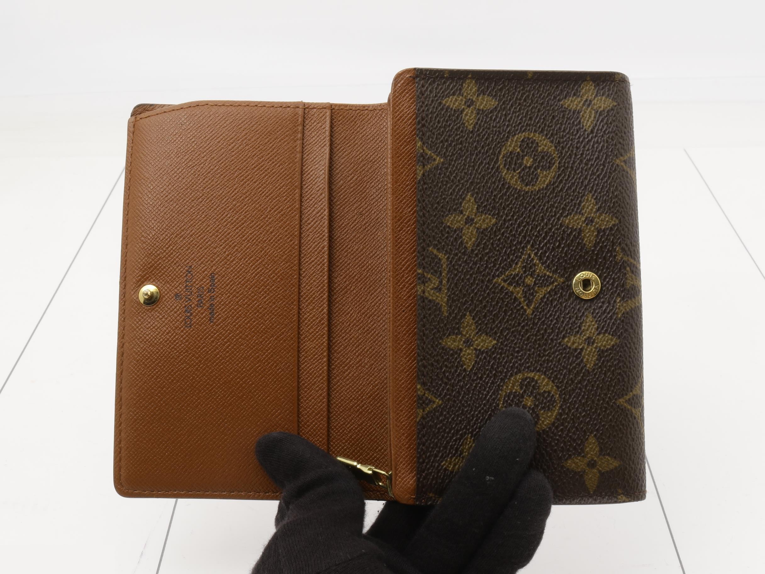 wallet — view 4