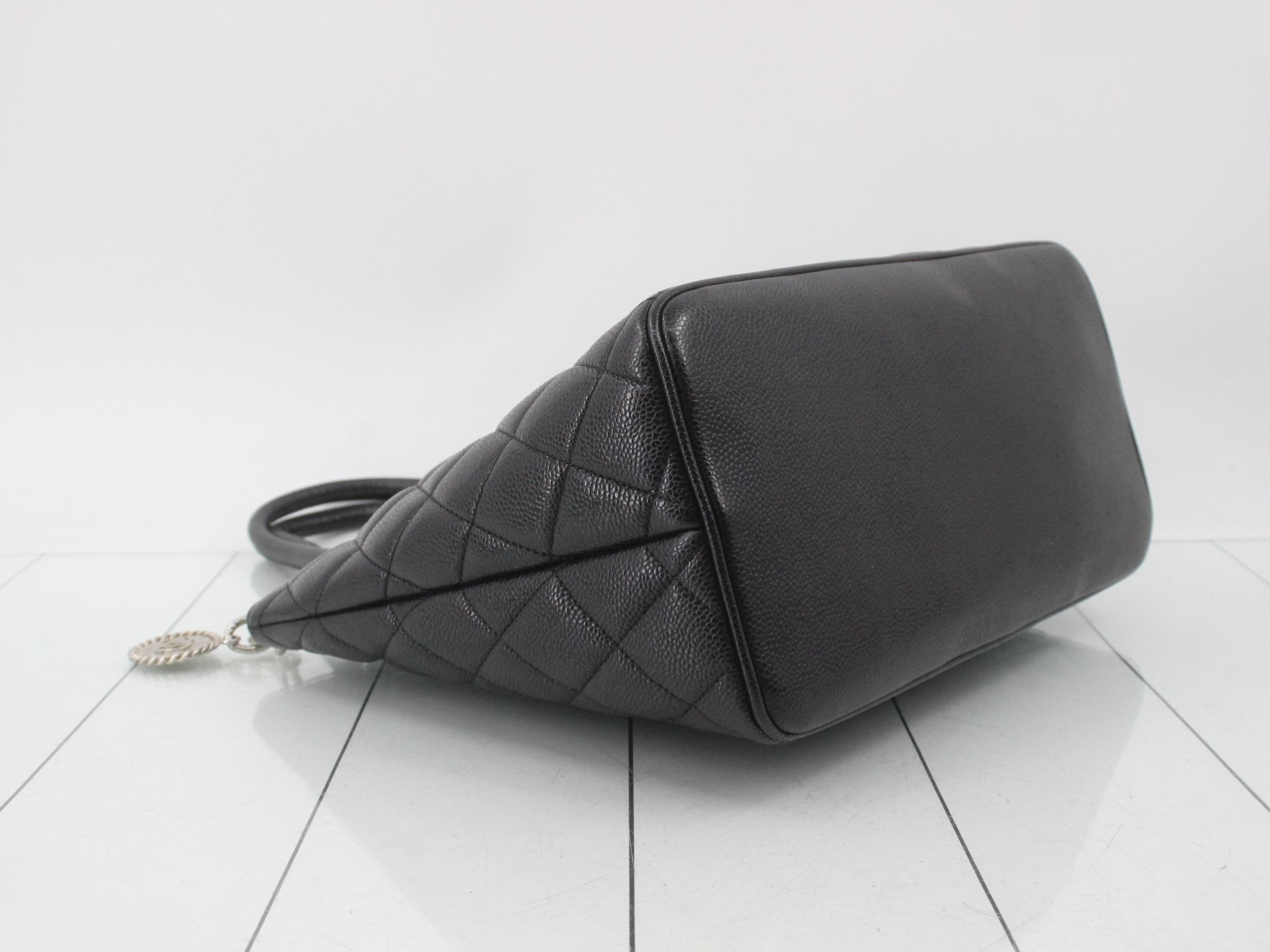 Reissue tote bag, caviar leather, with seal, item number 6. — view 5