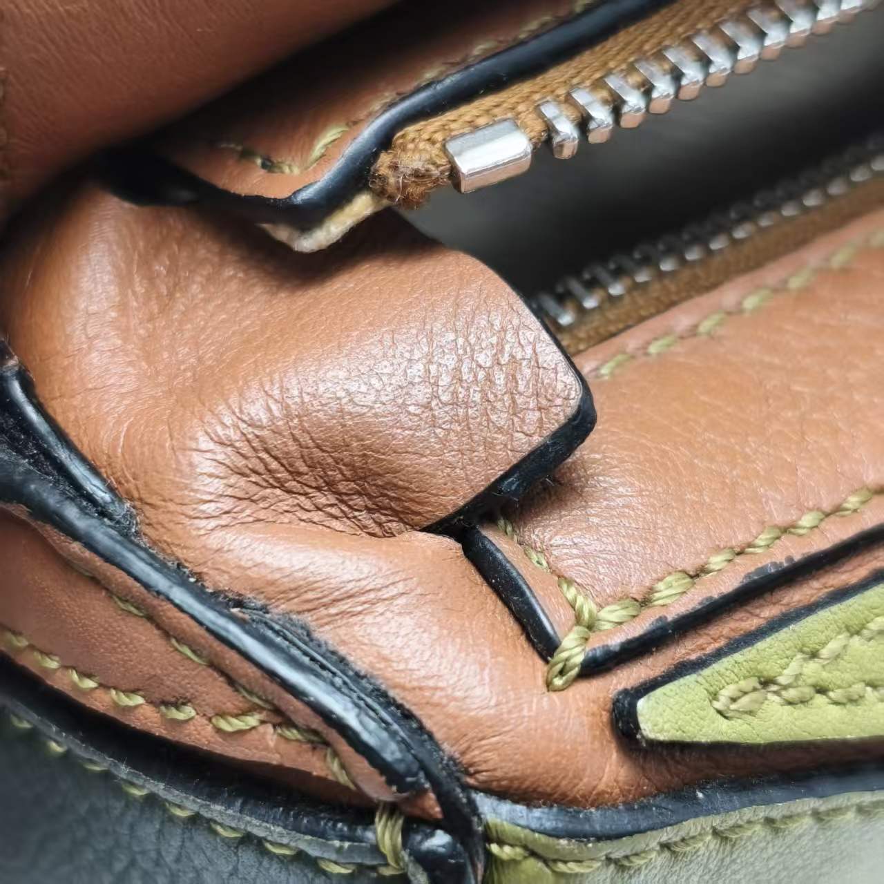 【*Shipped from: China*】LOEWE Puzzle Leather Shoulder Bag — view 10