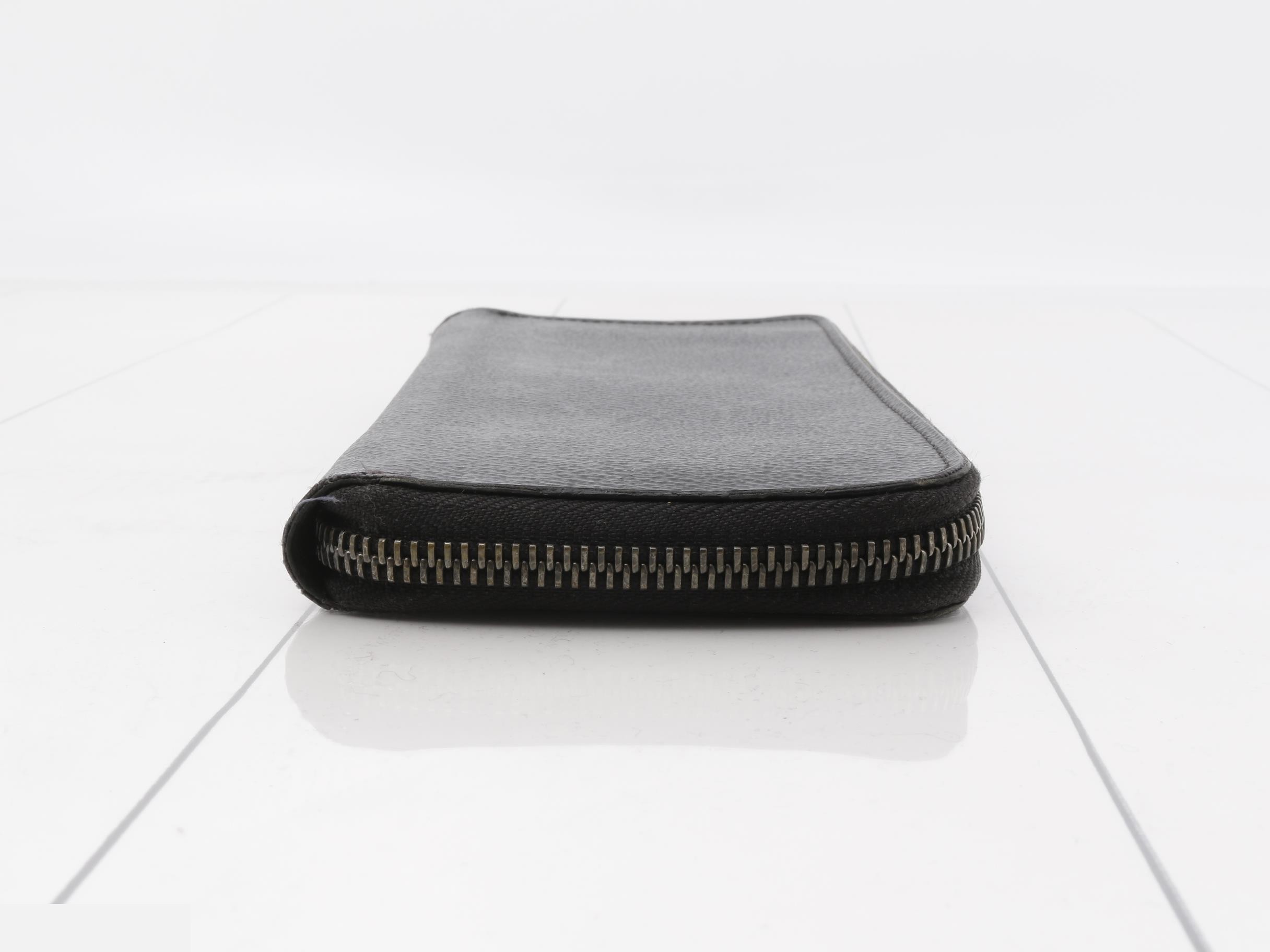 M62295 Zippy Wallet Vertical — view 3