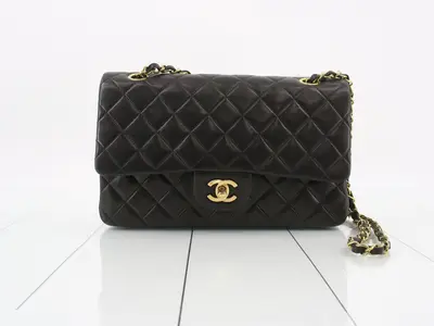 Matelassé 25 Double Chain Shoulder Bag, Double Flap, Lambskin, Black, Series 2, W25