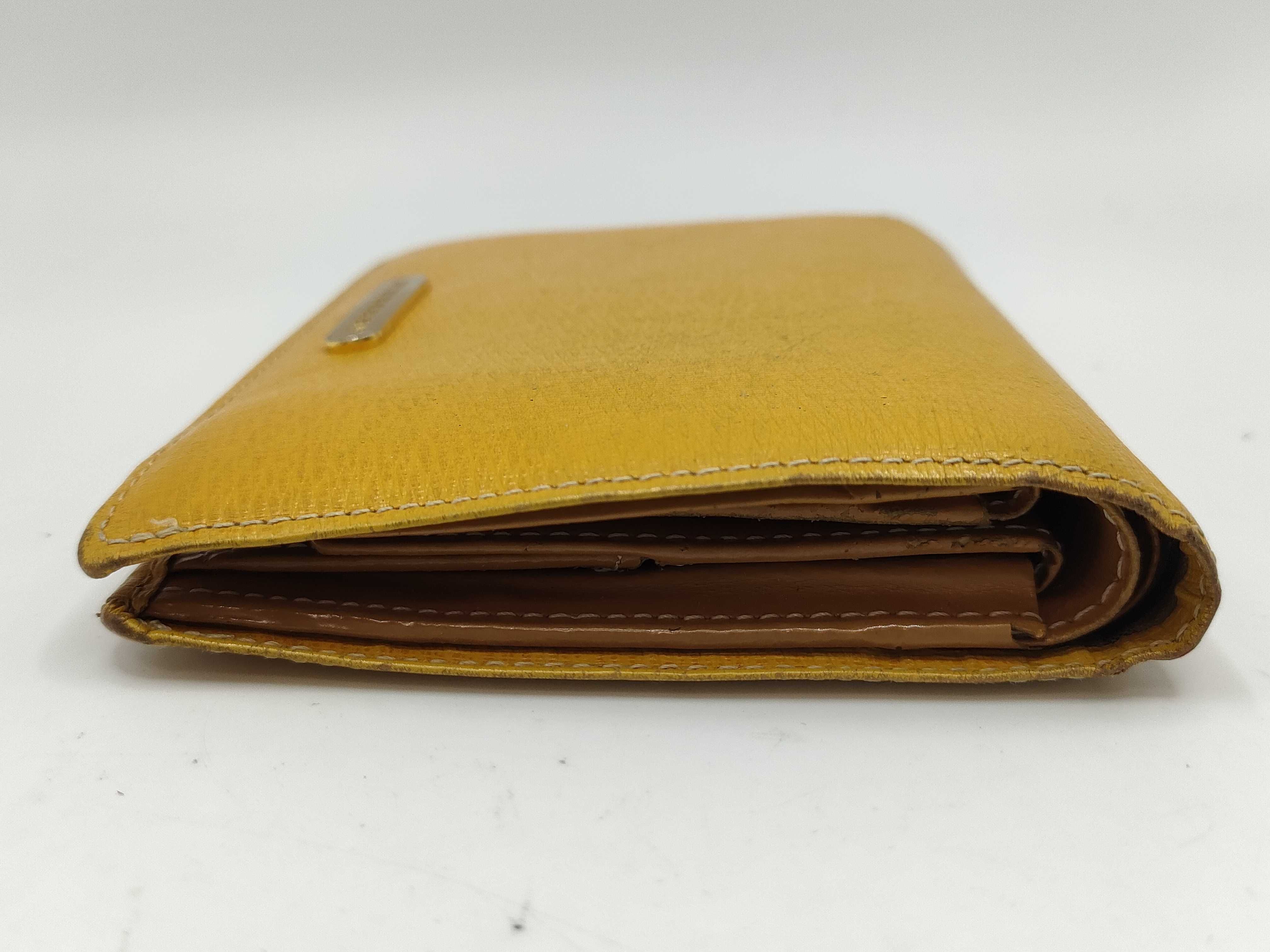 wallet — view 4