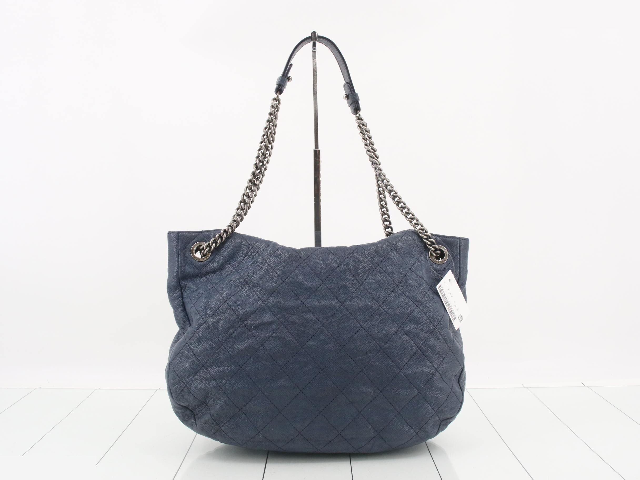 Matelassé (Bag) Chain Shoulder Bag Caviar Leather — view 2