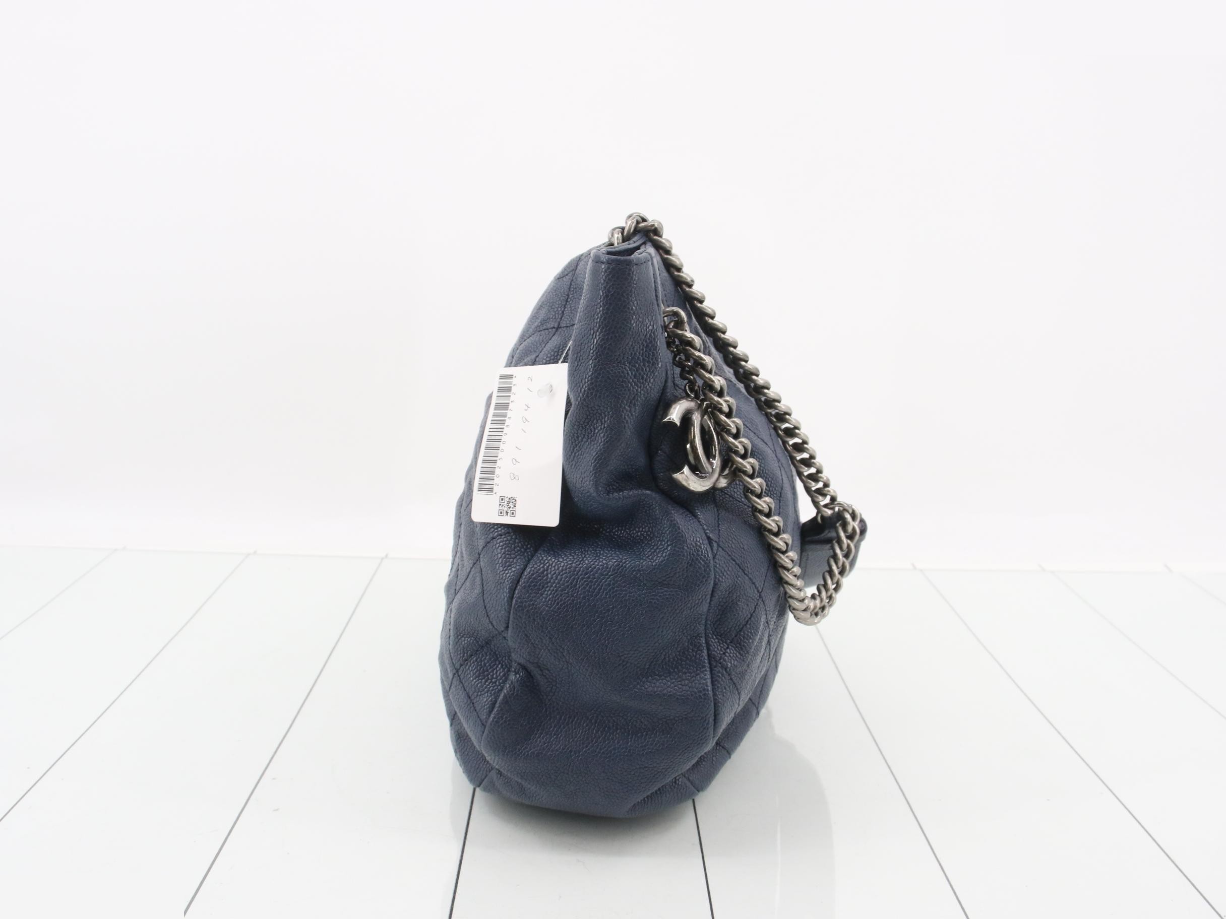 Matelassé (Bag) Chain Shoulder Bag Caviar Leather — view 4