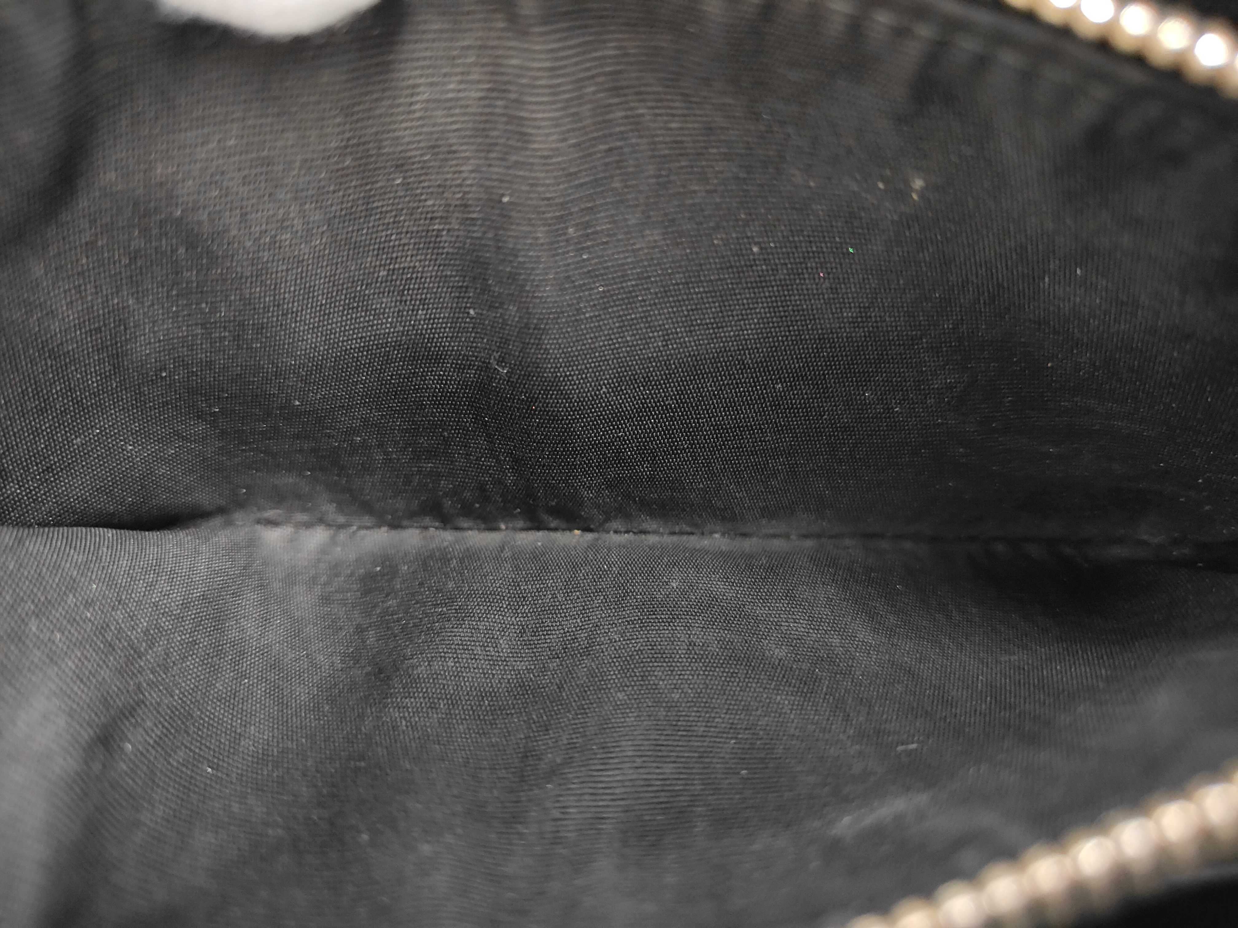 Gathered Leather Round Long Wallet Black Wallet — view 8