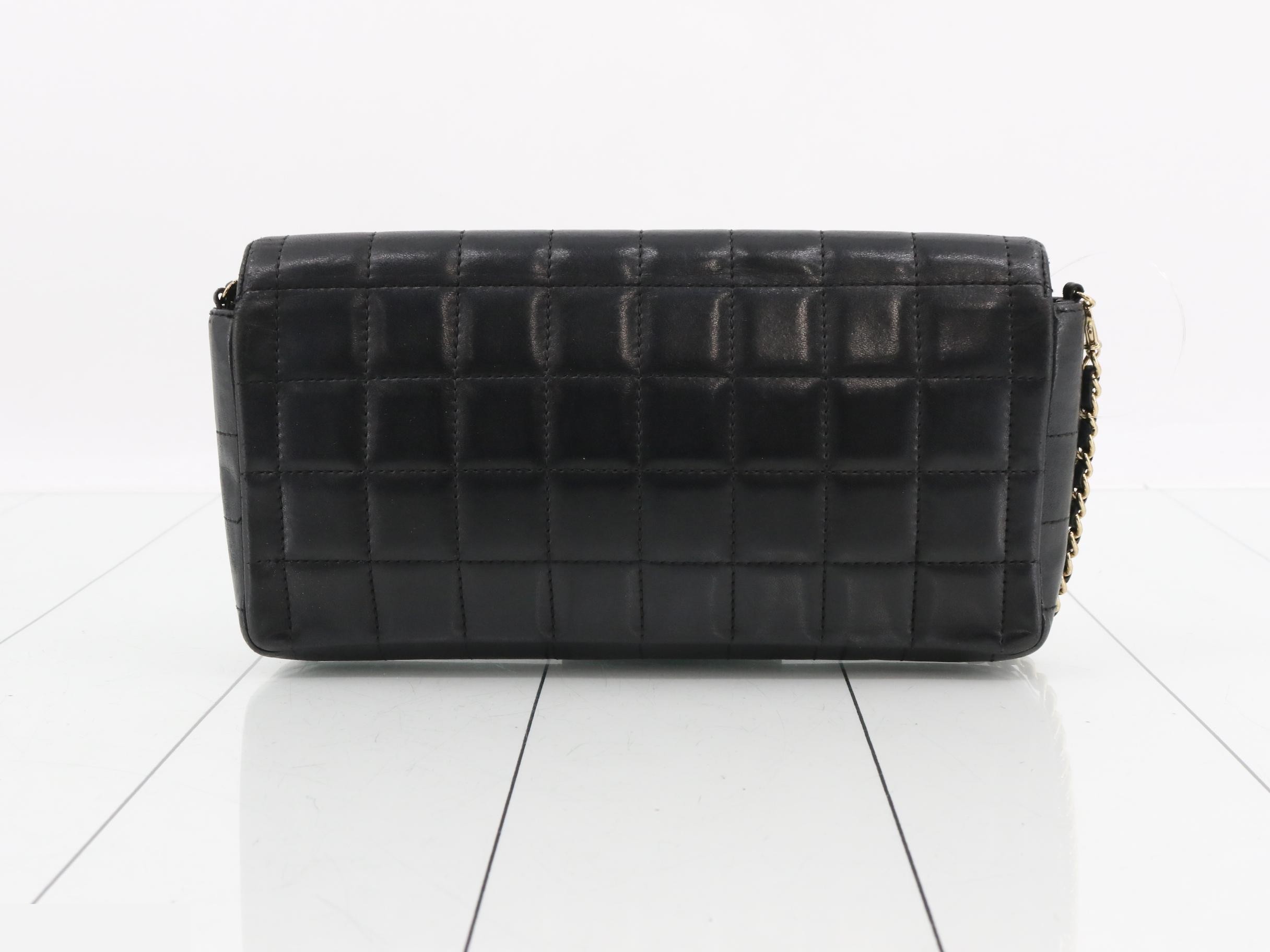 Chocolate bar rum chain shoulder bag with sticker — view 2