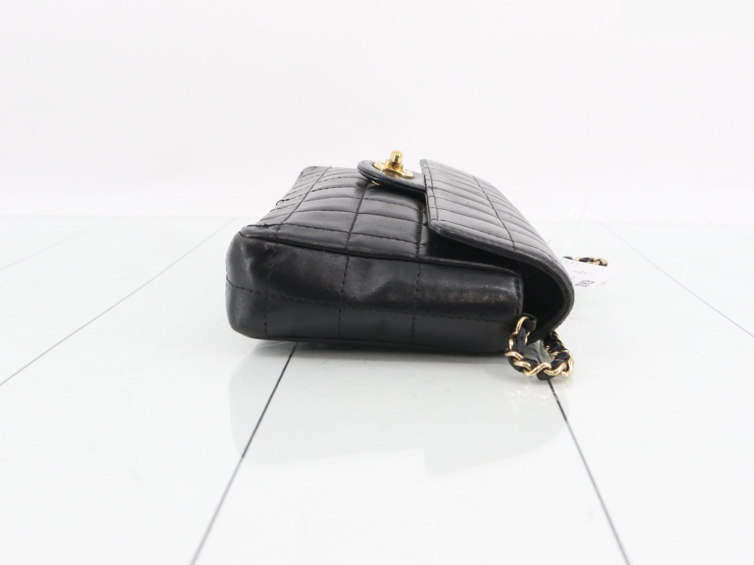 Chocolate bar rum chain shoulder bag with sticker — view 3