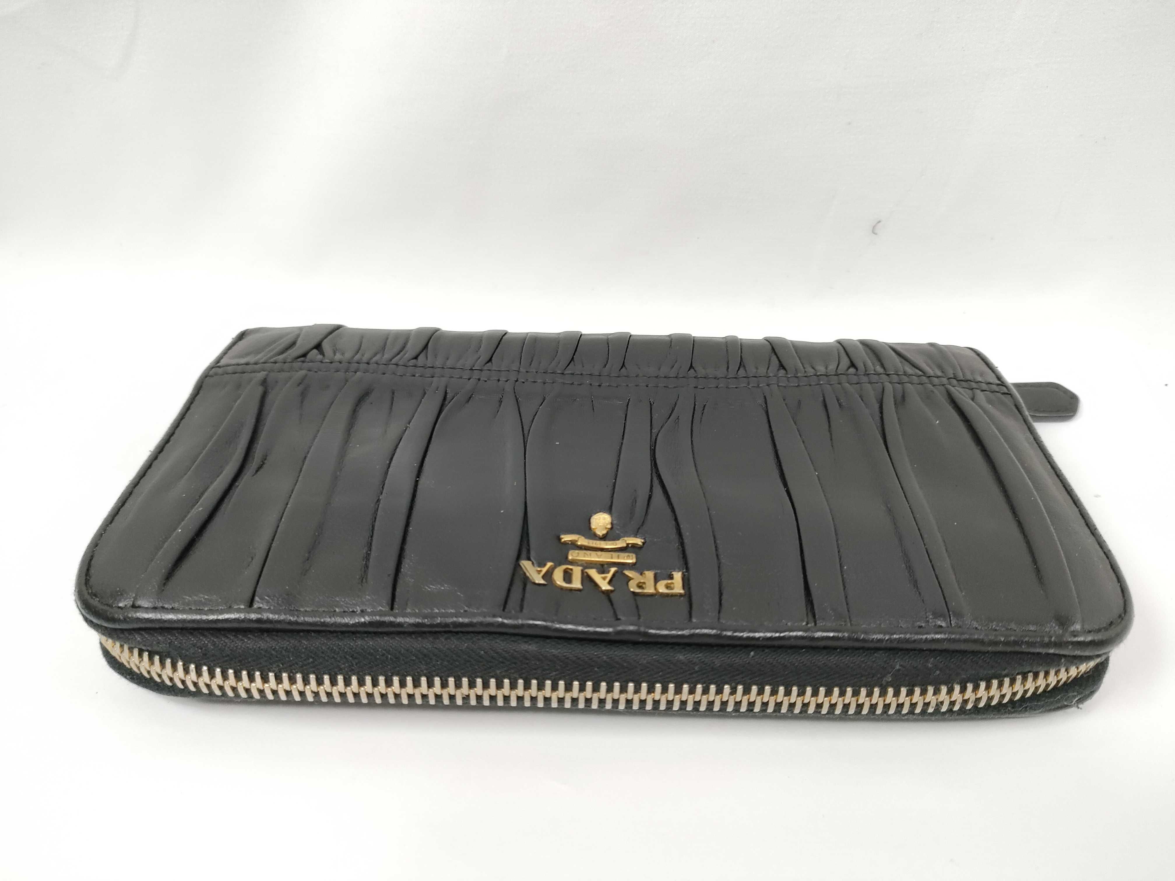 Matelassé Leather Round Long Wallet, Black, with Box — view 4