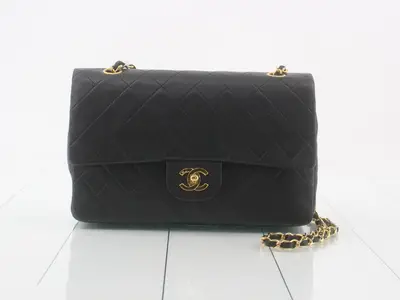 Matelassé Chain Shoulder Bag