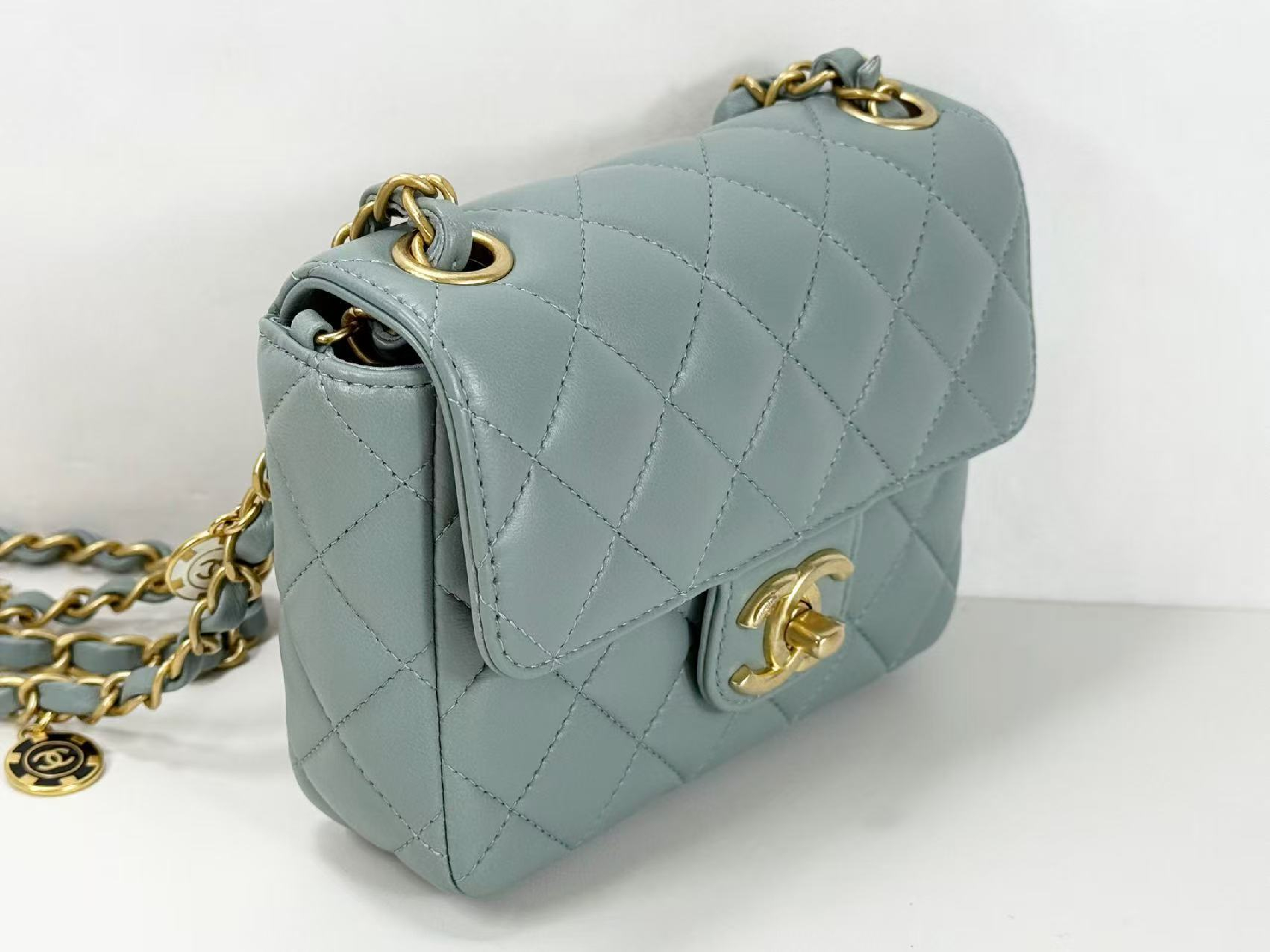 Mini Mattress Coco Coin Charm, Smoky Blue, W16/H13/D4cm (approx.), with dust bag and serial number plate. Vintage gold hardware. Shoulder bag. J9L52X12. — view 6