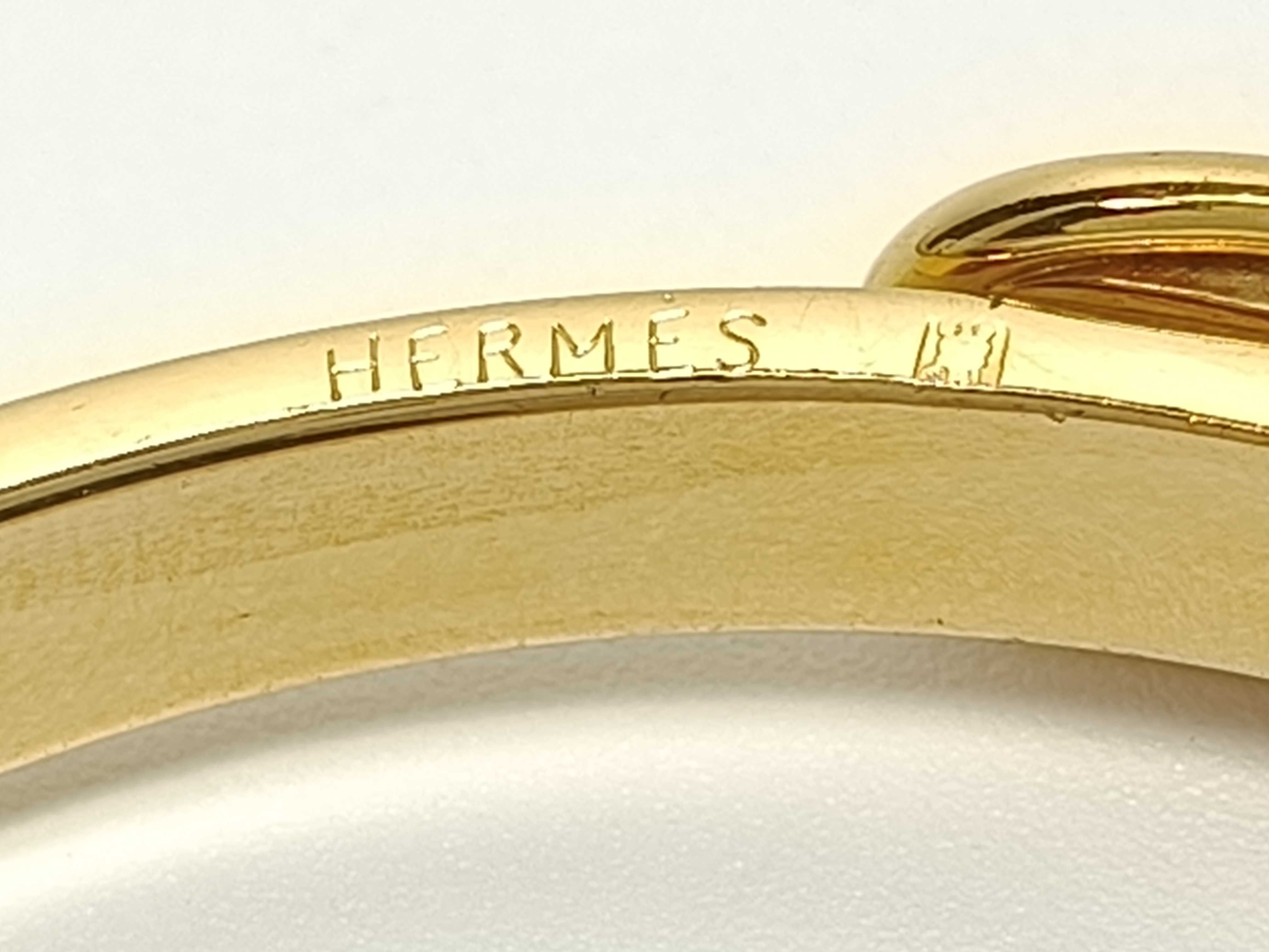 Belt Motif Jumping Bangle Bracelet Gold Bracelet/Bangle — view 3