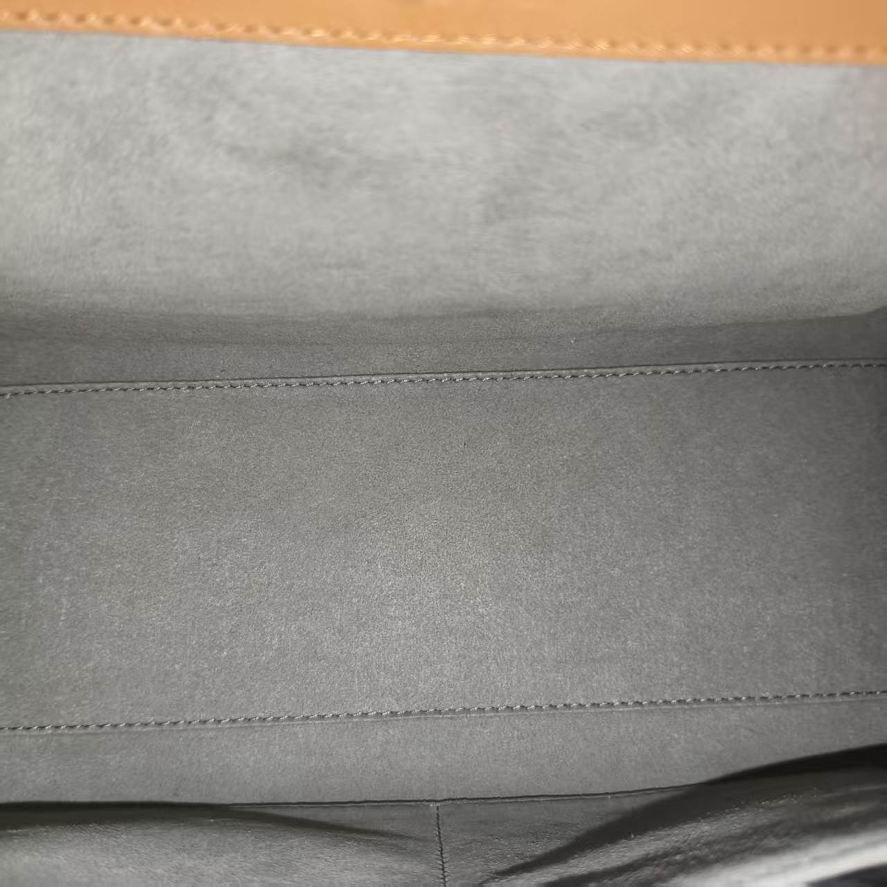 【*Shipped from: China*】FENDI Runaway Leather Shoulder Bag — view 8