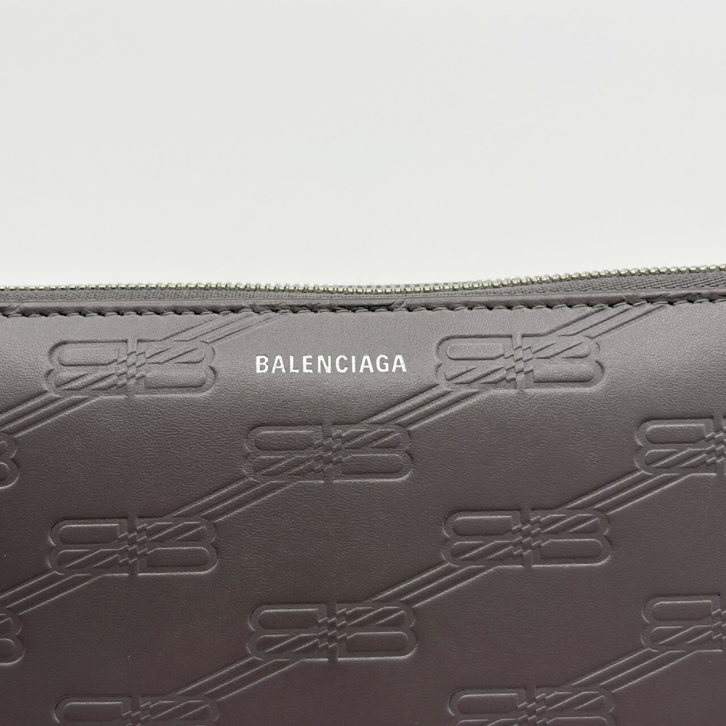 BB logo round zip wallet, gray. — view 6