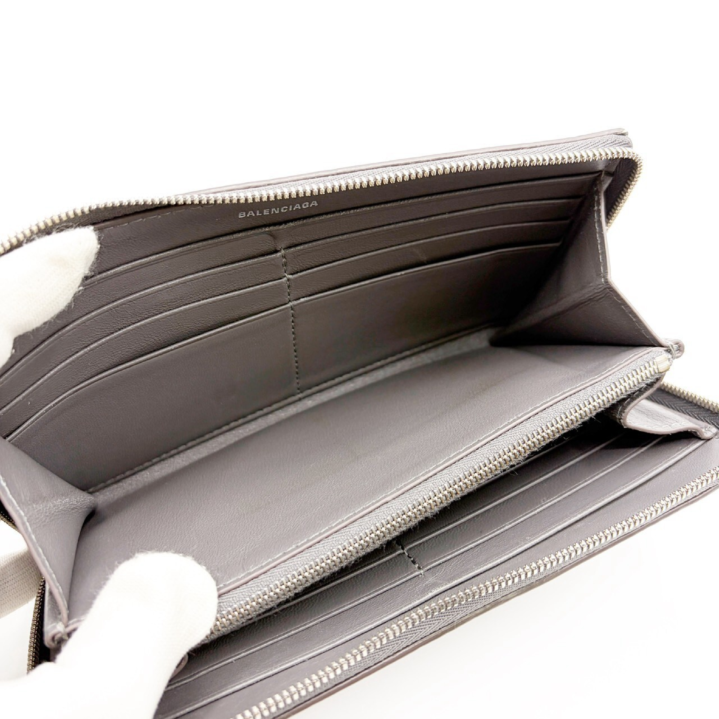BB logo round zip wallet, gray. — view 8