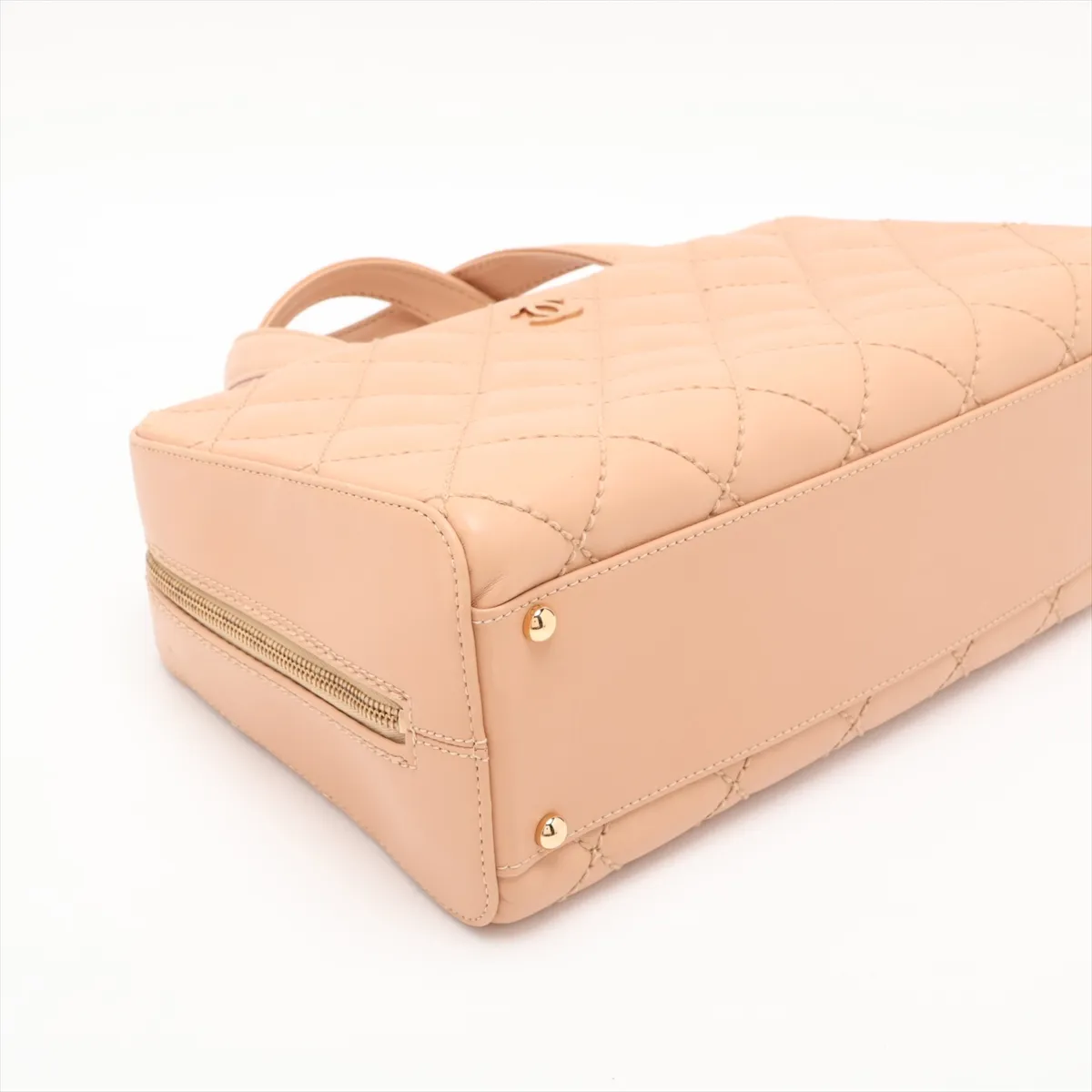 Wild Stitch Lambskin Handbag Bowling Bag Beige Gold Hardware 7726435 Series 7 — view 4