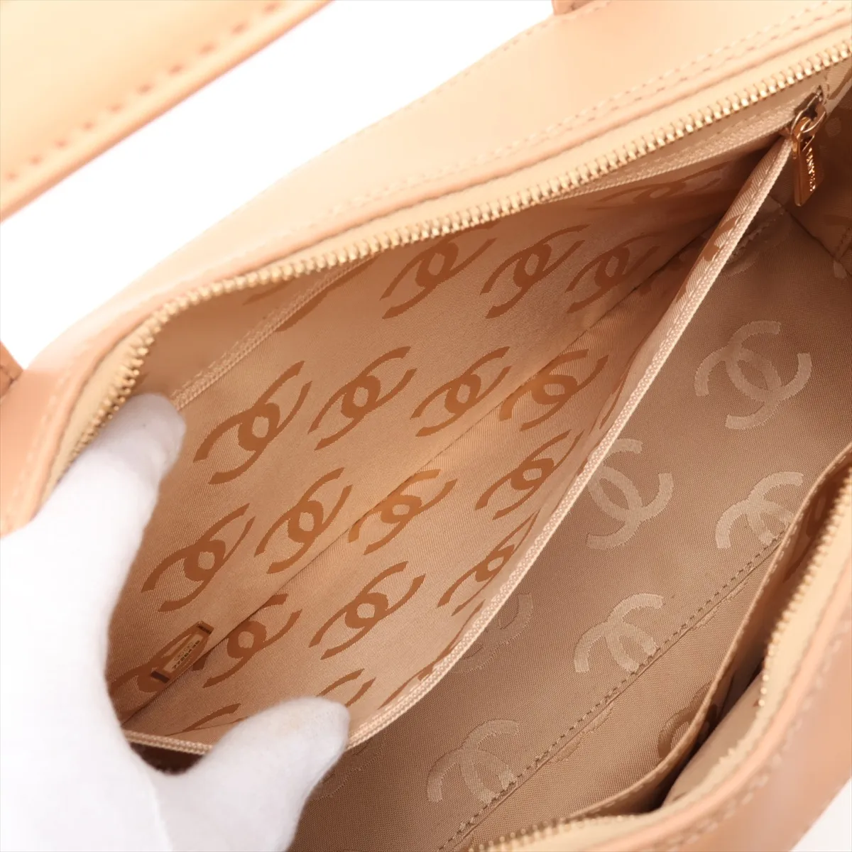 Wild Stitch Lambskin Handbag Bowling Bag Beige Gold Hardware 7726435 Series 7 — view 8
