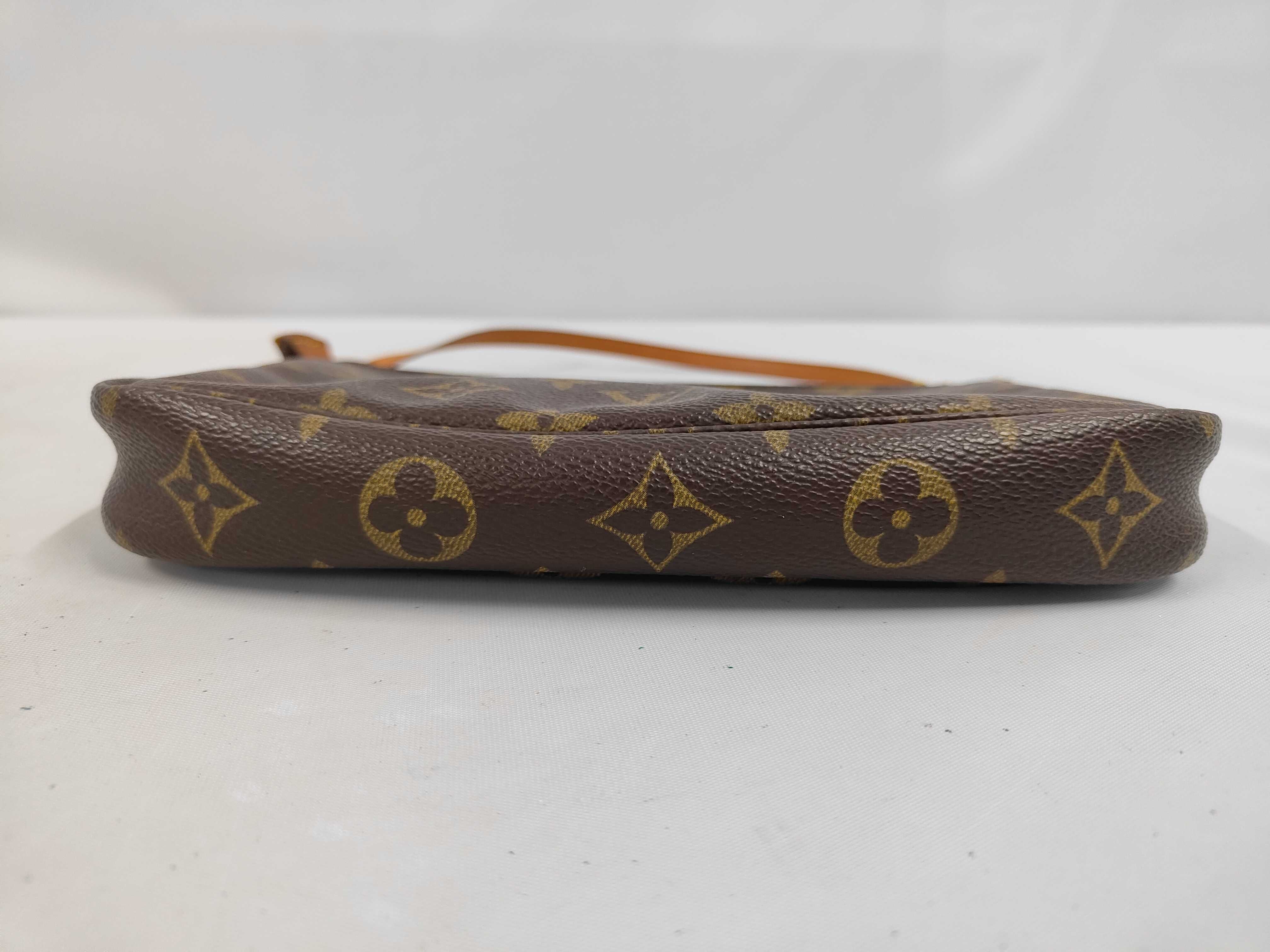 Monogram M51980 Pochette Accessoires AR0011 Handbag — view 3