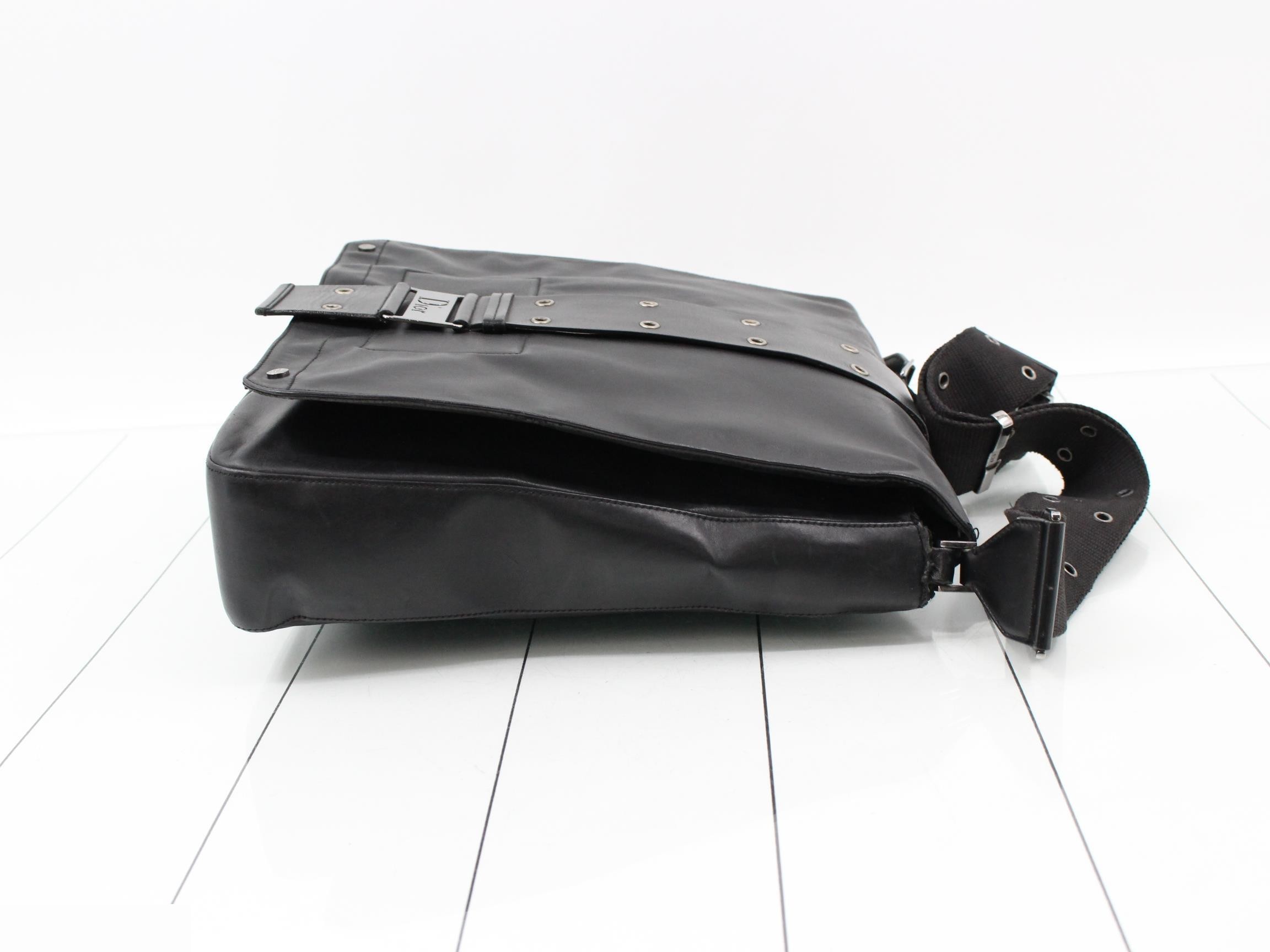 Street Chic Leather Shoulder Bag — view 3