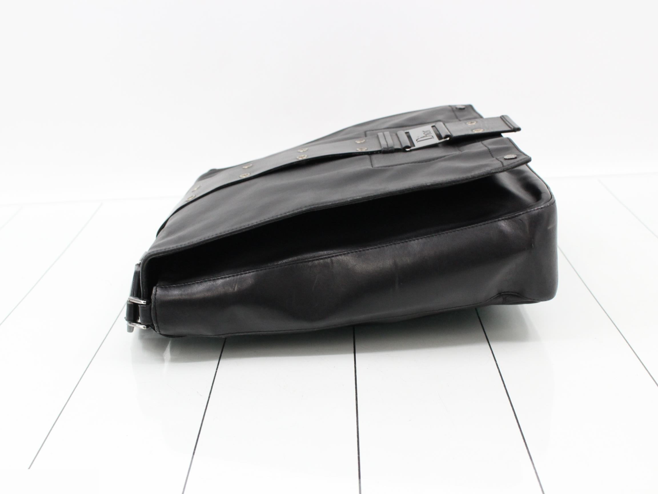 Street Chic Leather Shoulder Bag — view 4