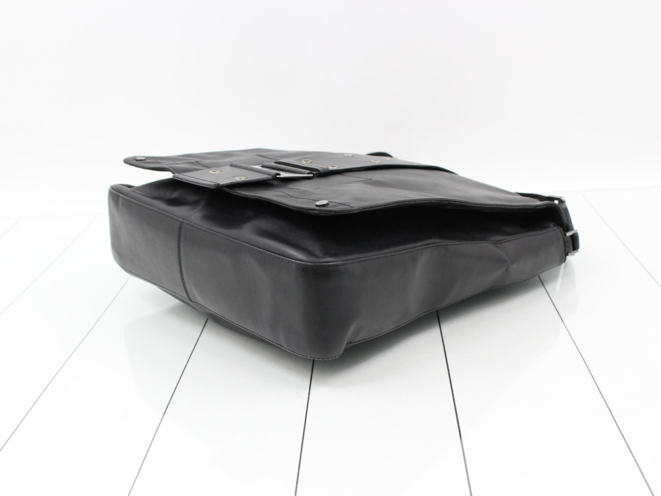 Street Chic Leather Shoulder Bag — view 6
