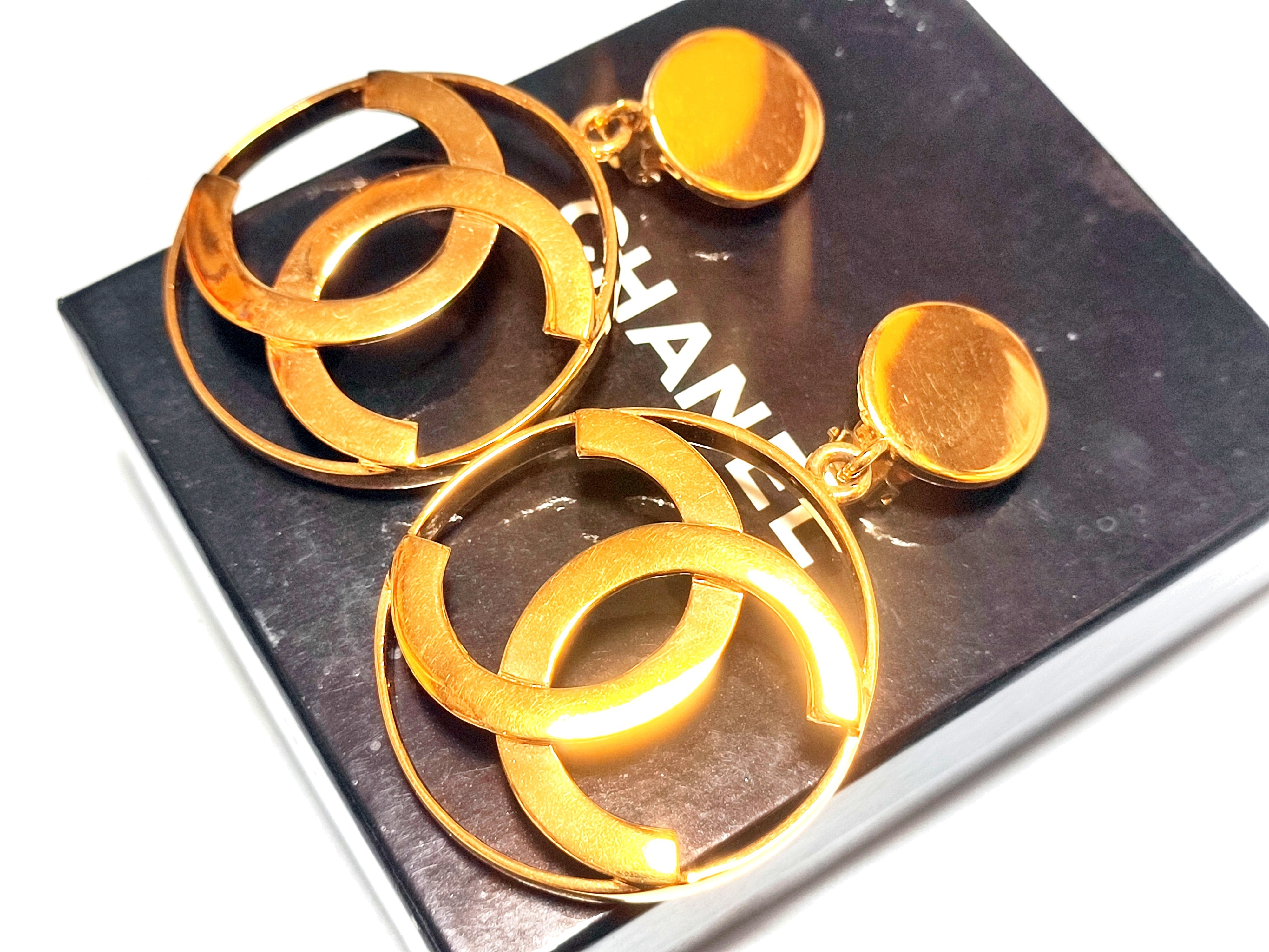 Big Coco Mark Circle Swing Earrings — view 4
