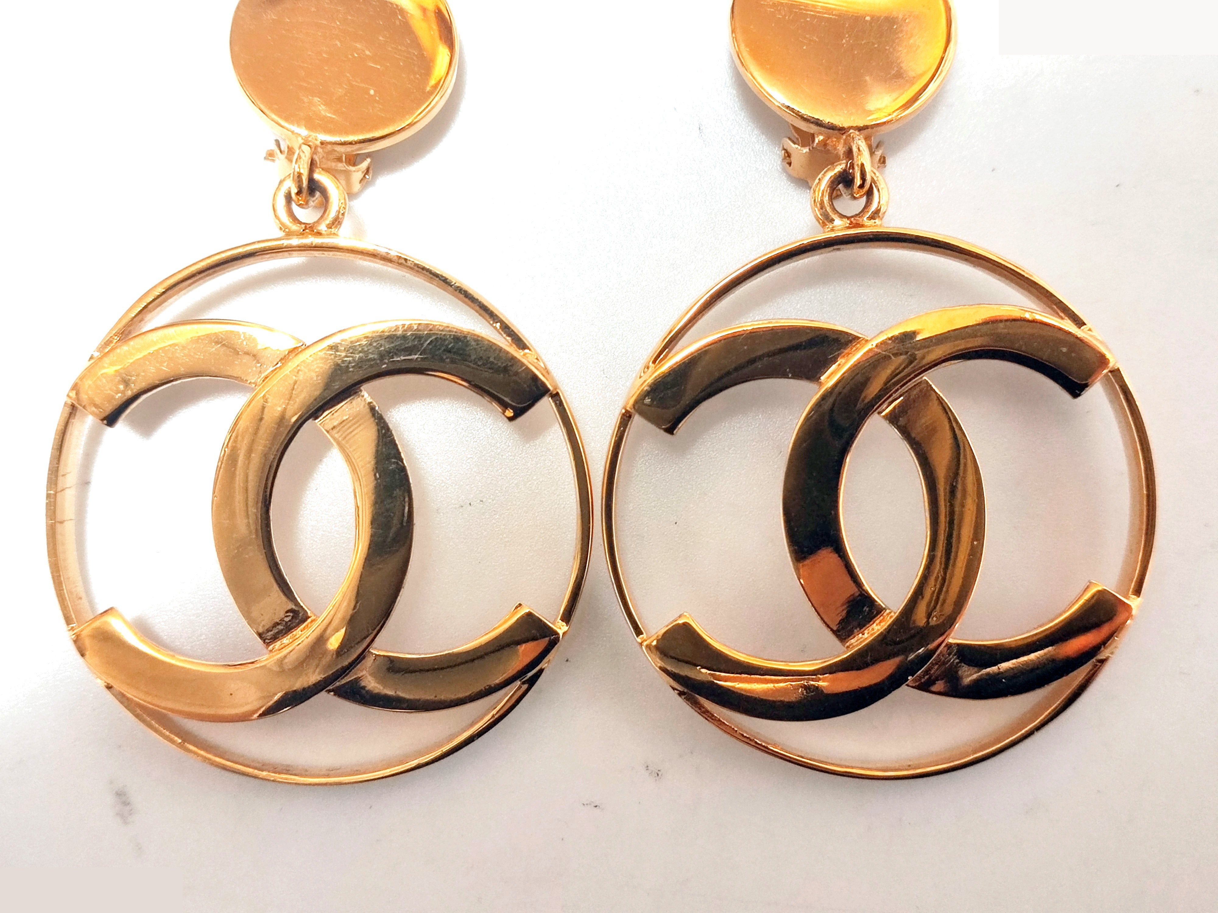 Big Coco Mark Circle Swing Earrings — view 6