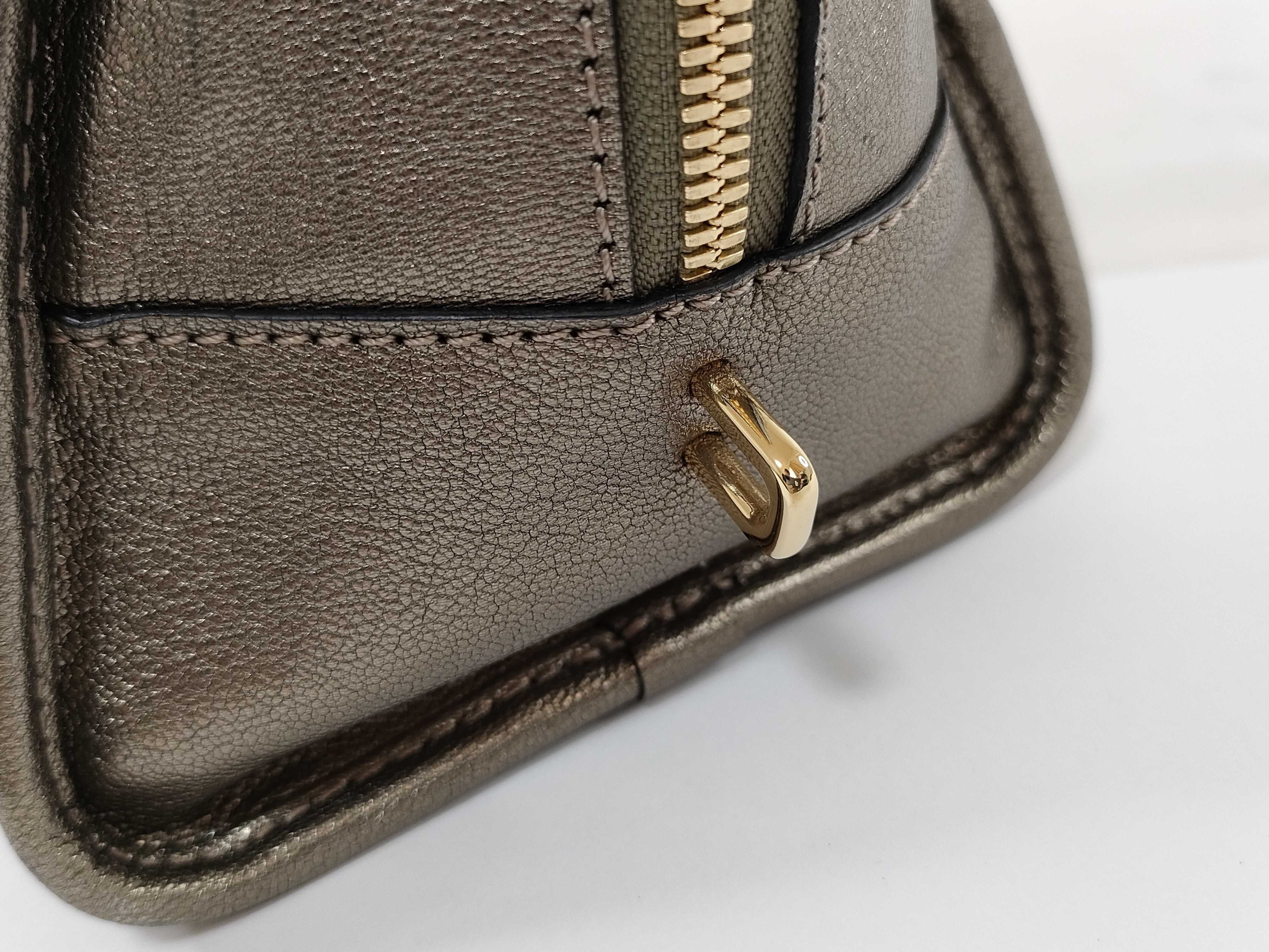 Amazona 28 Metallic Handbag — view 10