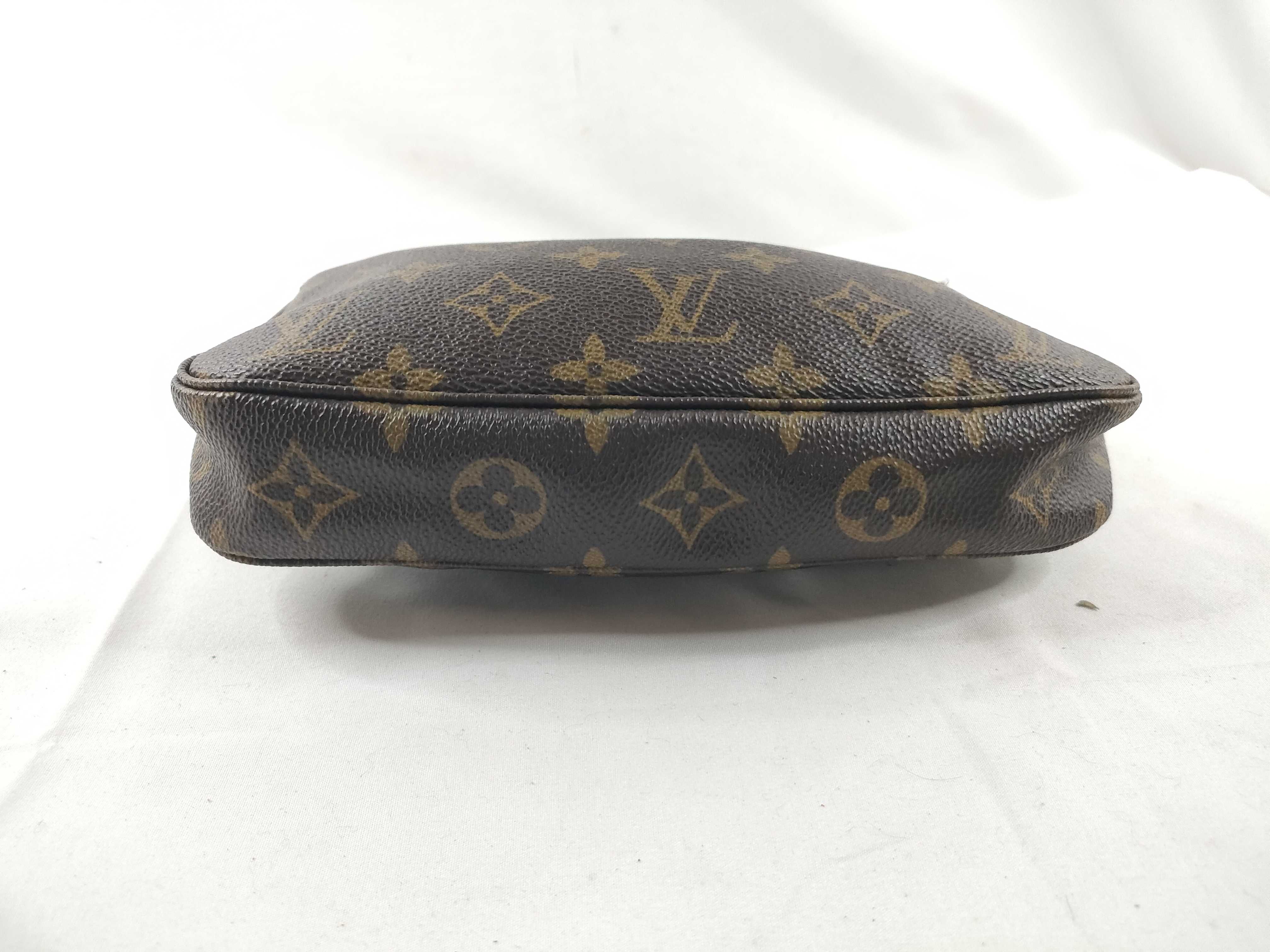 Monogram Pochette Accessoires M51980 VI0989 Shoulder Bag — view 4