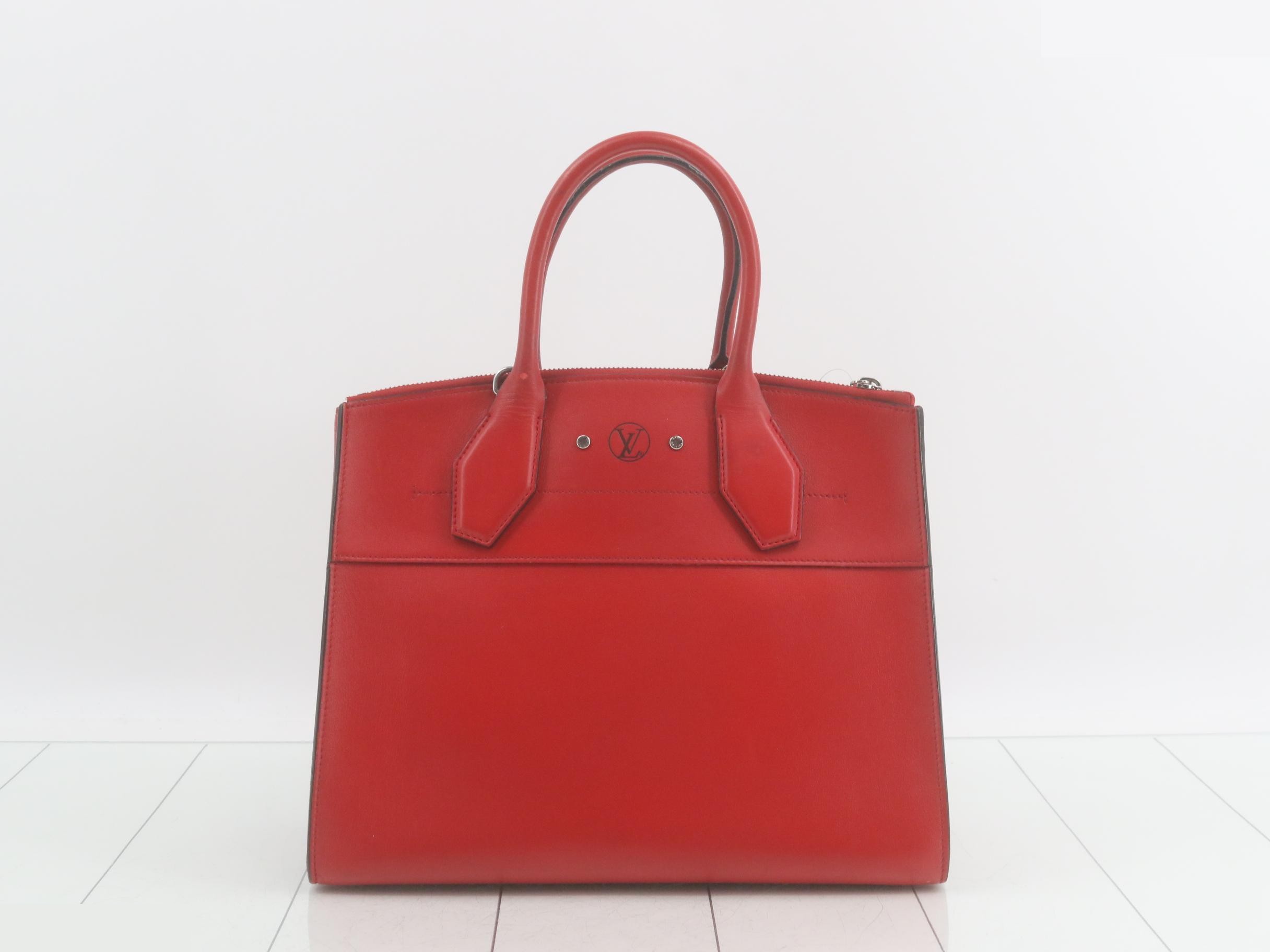 City Steamer MM Ruby (with shoulder strap and name tag) — view 2
