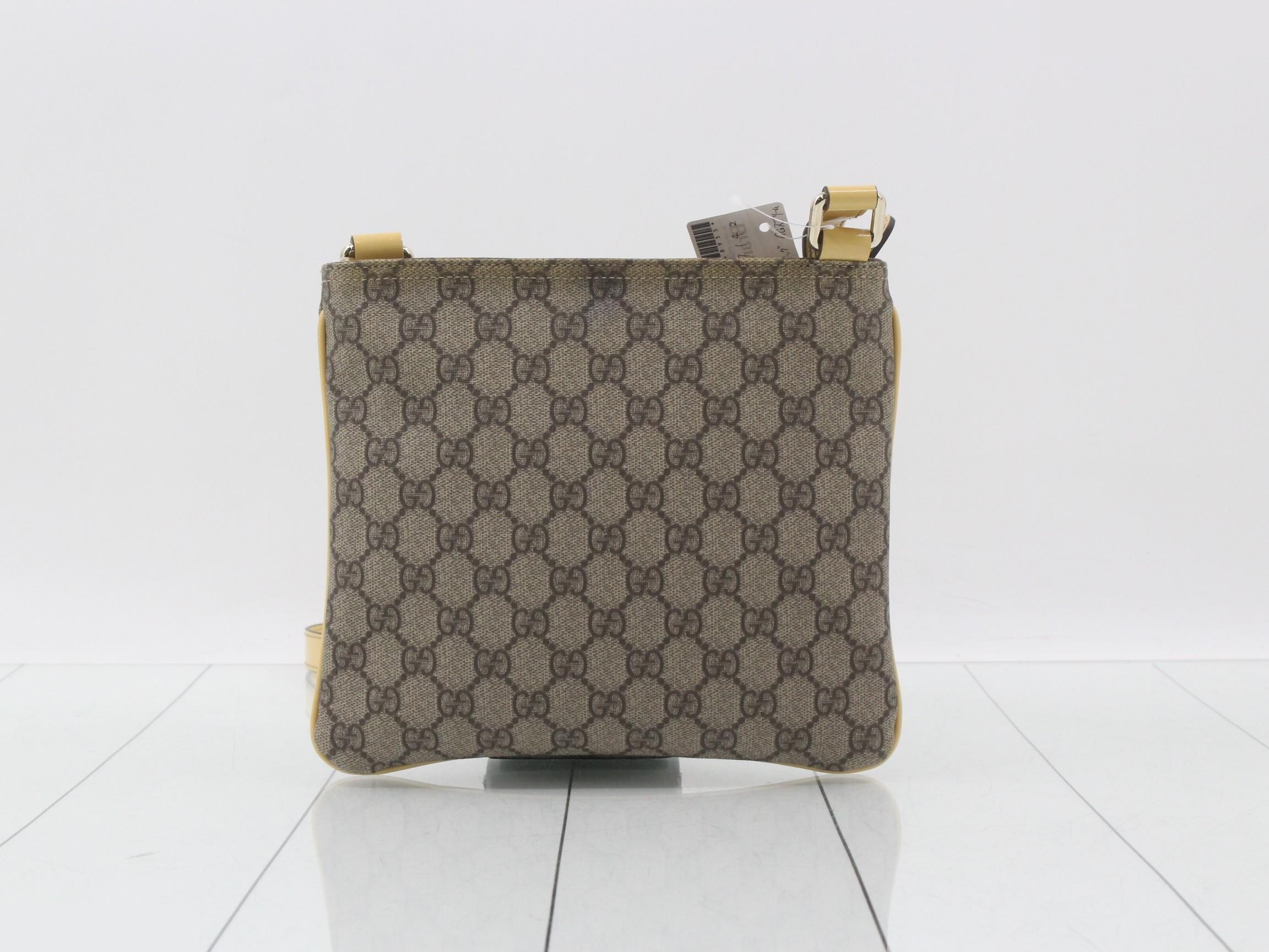 GG Supreme Shoulder Bag — view 2
