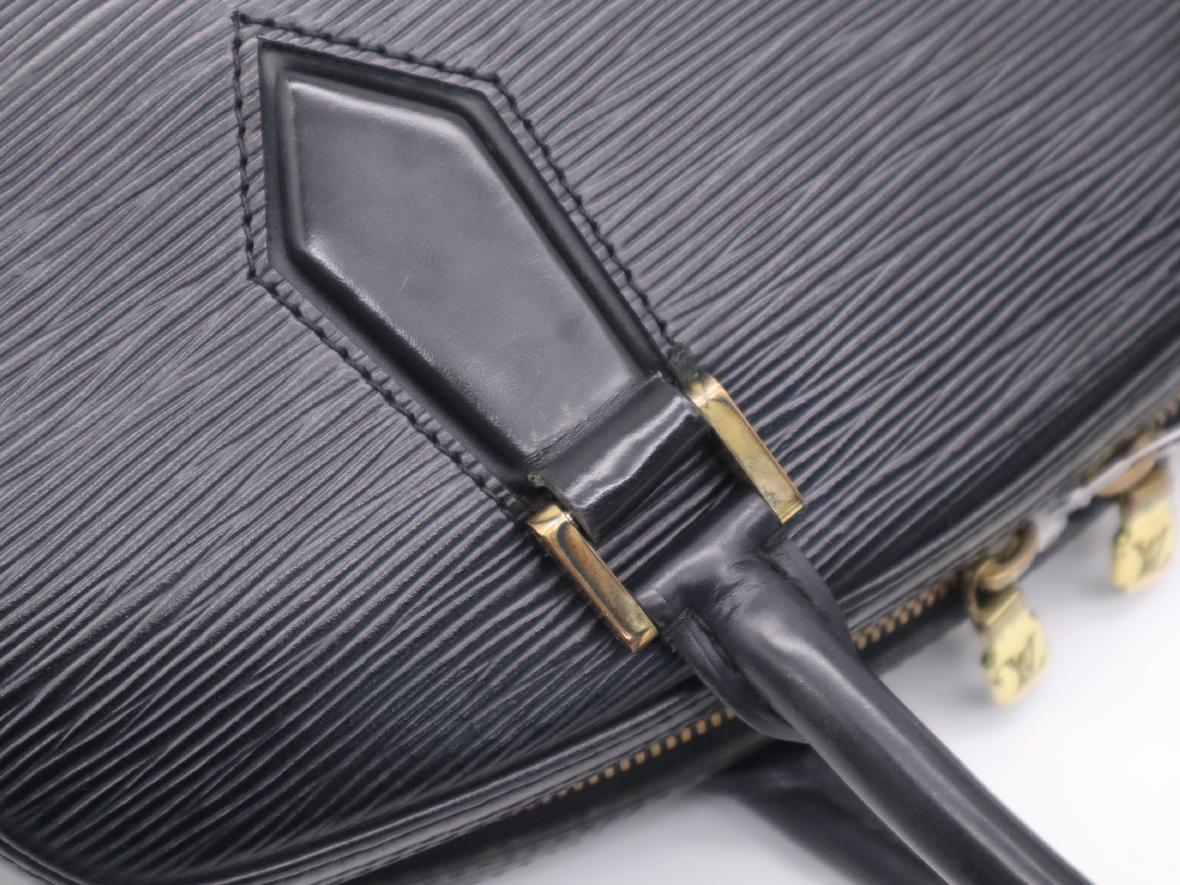 M52782 Epi Jasmine Noir Handbag — view 7