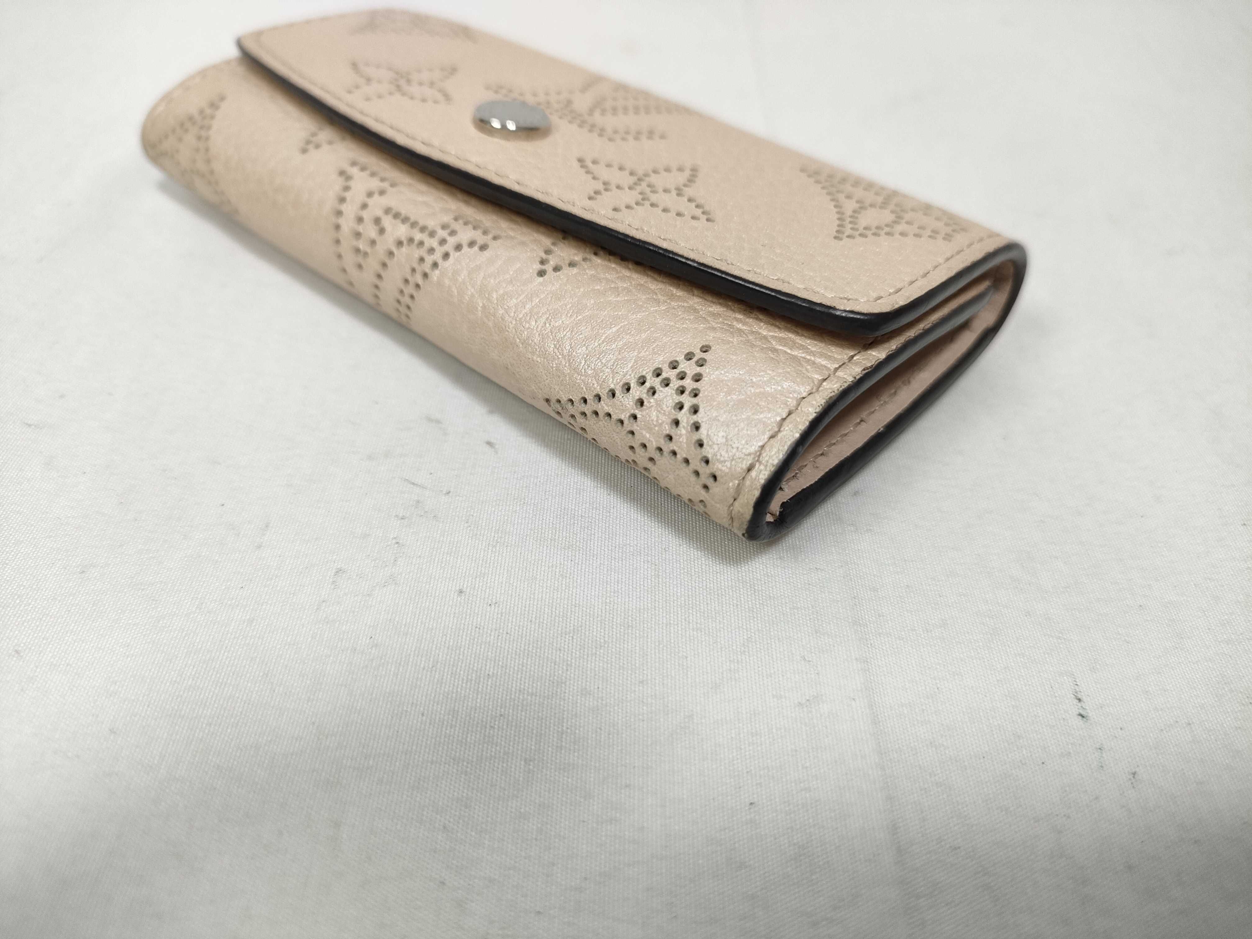 Mahina Louis Vuitton Monogram Mahina Multicles 4 M82760 IC chip responsive Key case — view 3