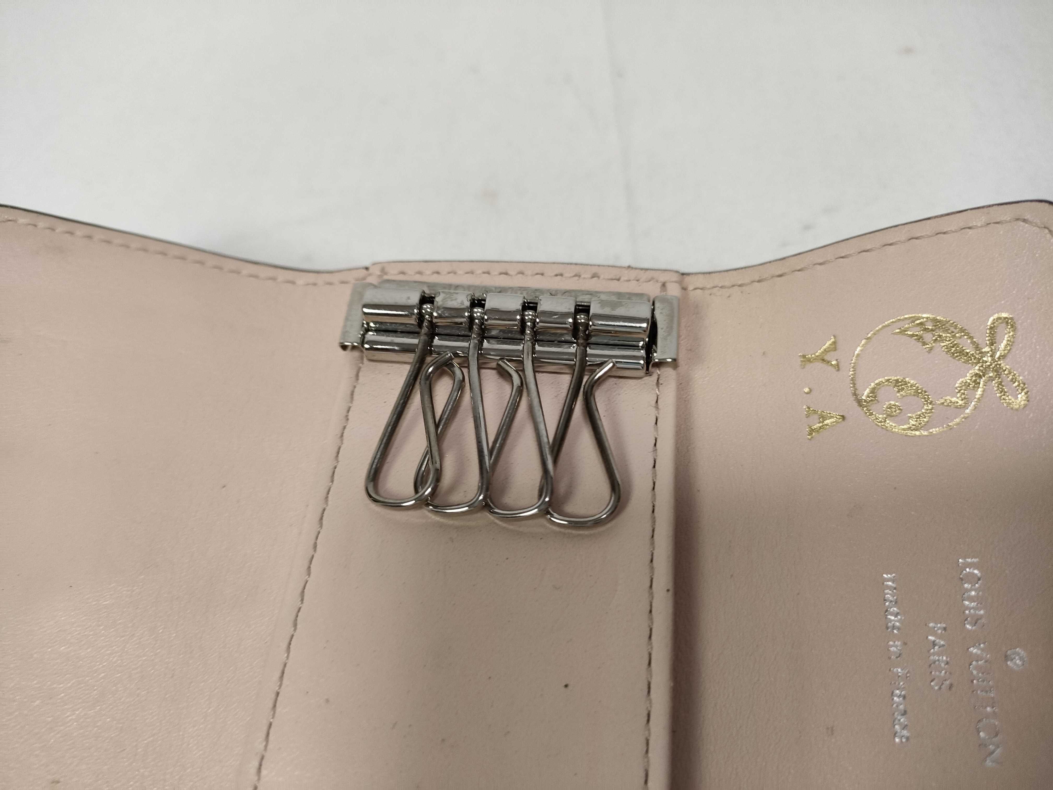 Mahina Louis Vuitton Monogram Mahina Multicles 4 M82760 IC chip responsive Key case — view 10