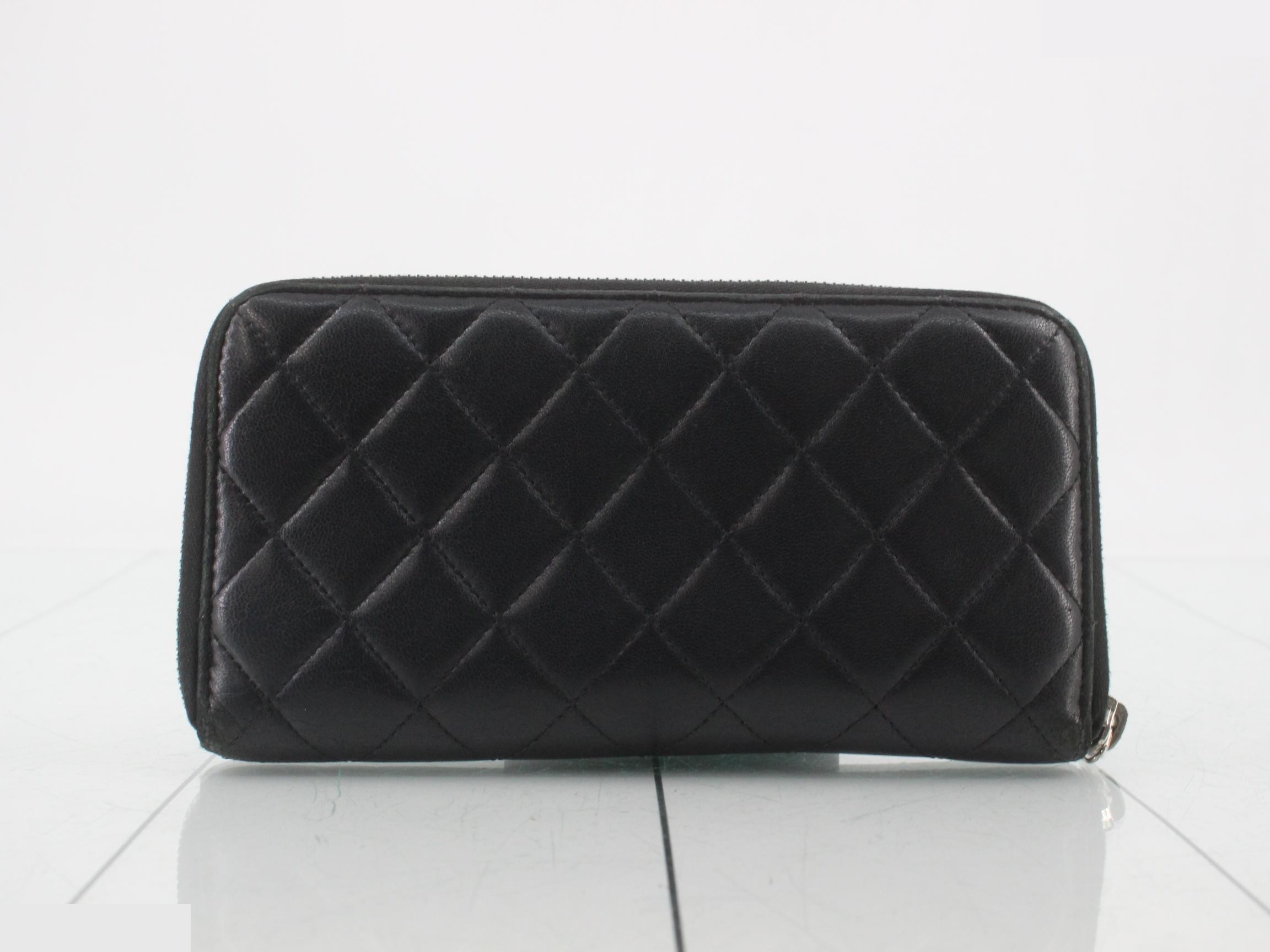 Matelassé (bags) and wallets — view 2