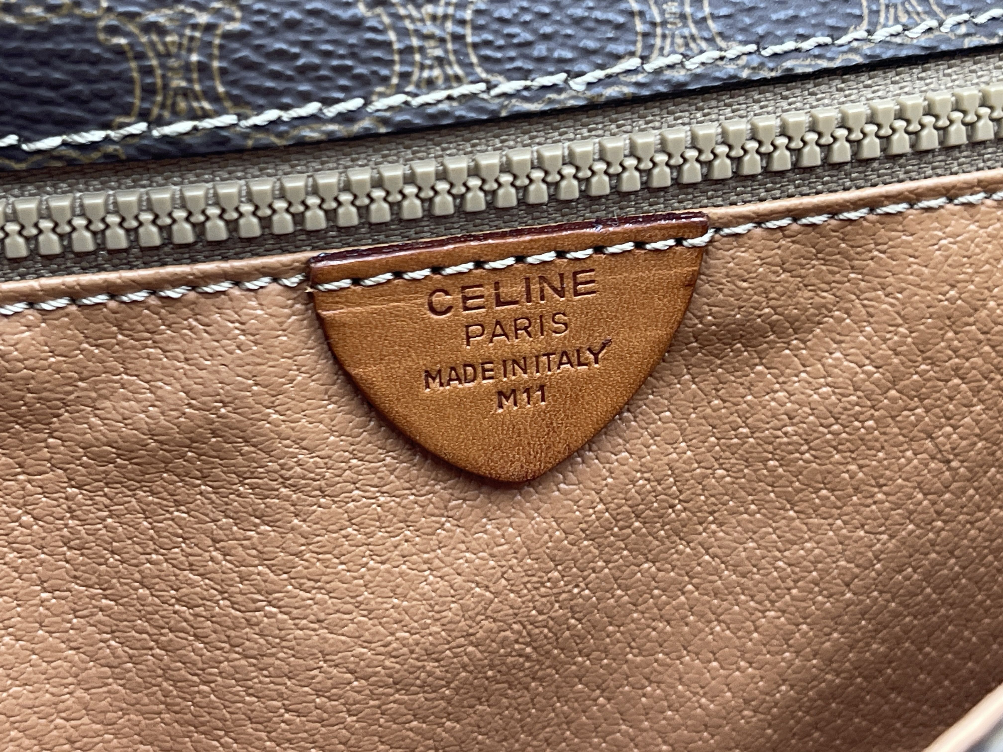 Macadam pattern circle logo shoulder bag — view 9