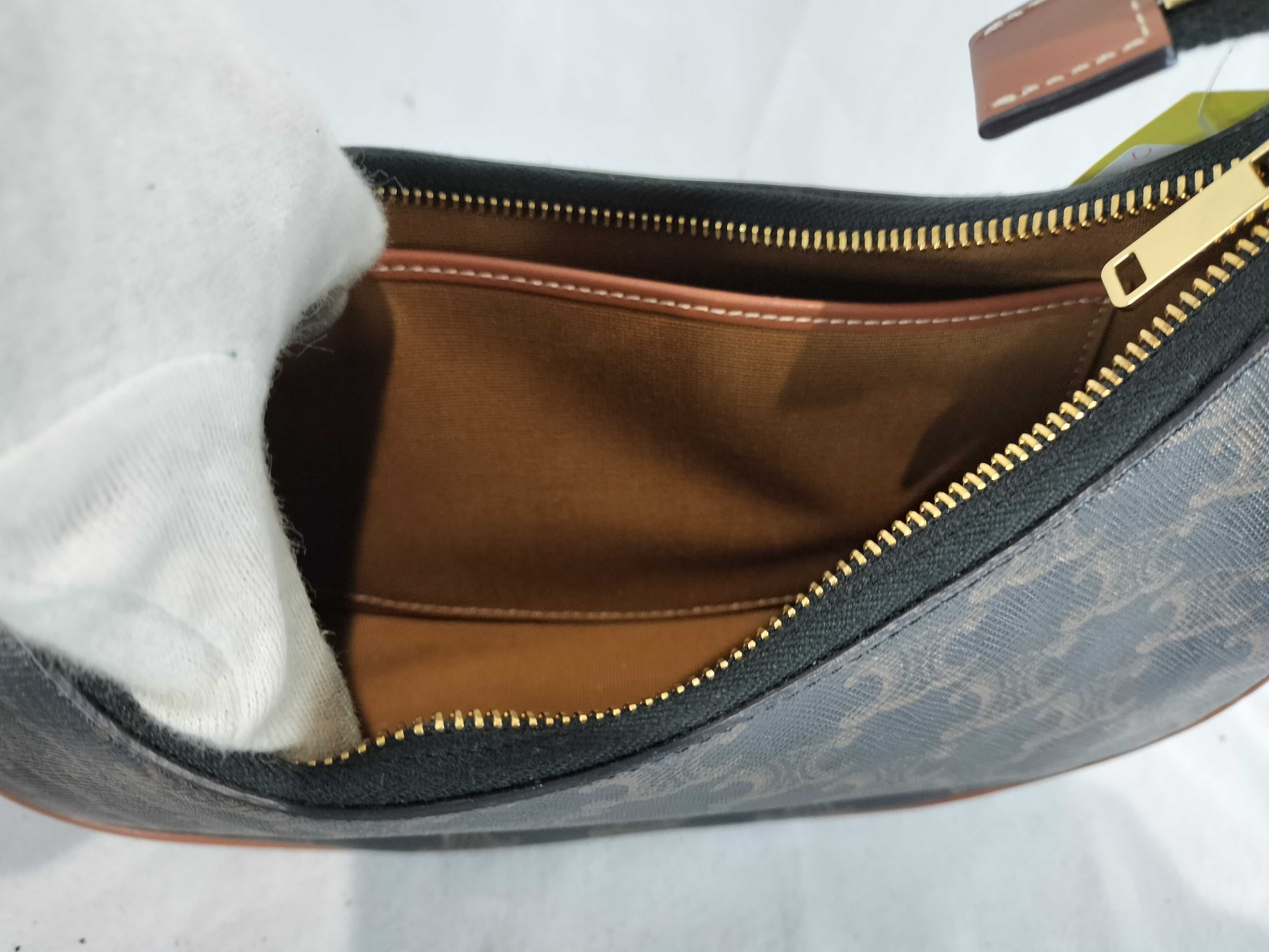 AVA Triomphe Handbag — view 9