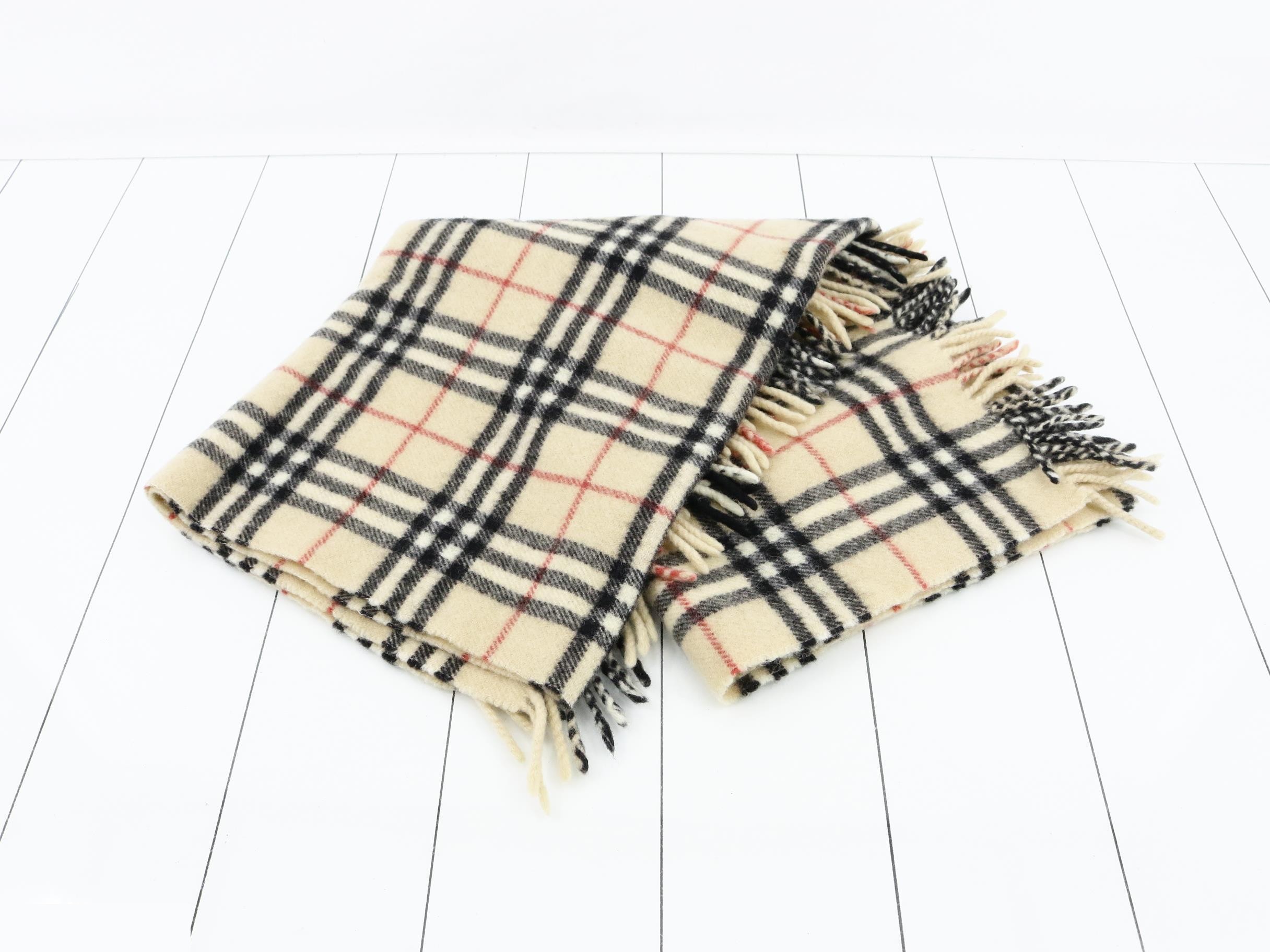 Other items: accessories, shawls (lap blankets) — view 3