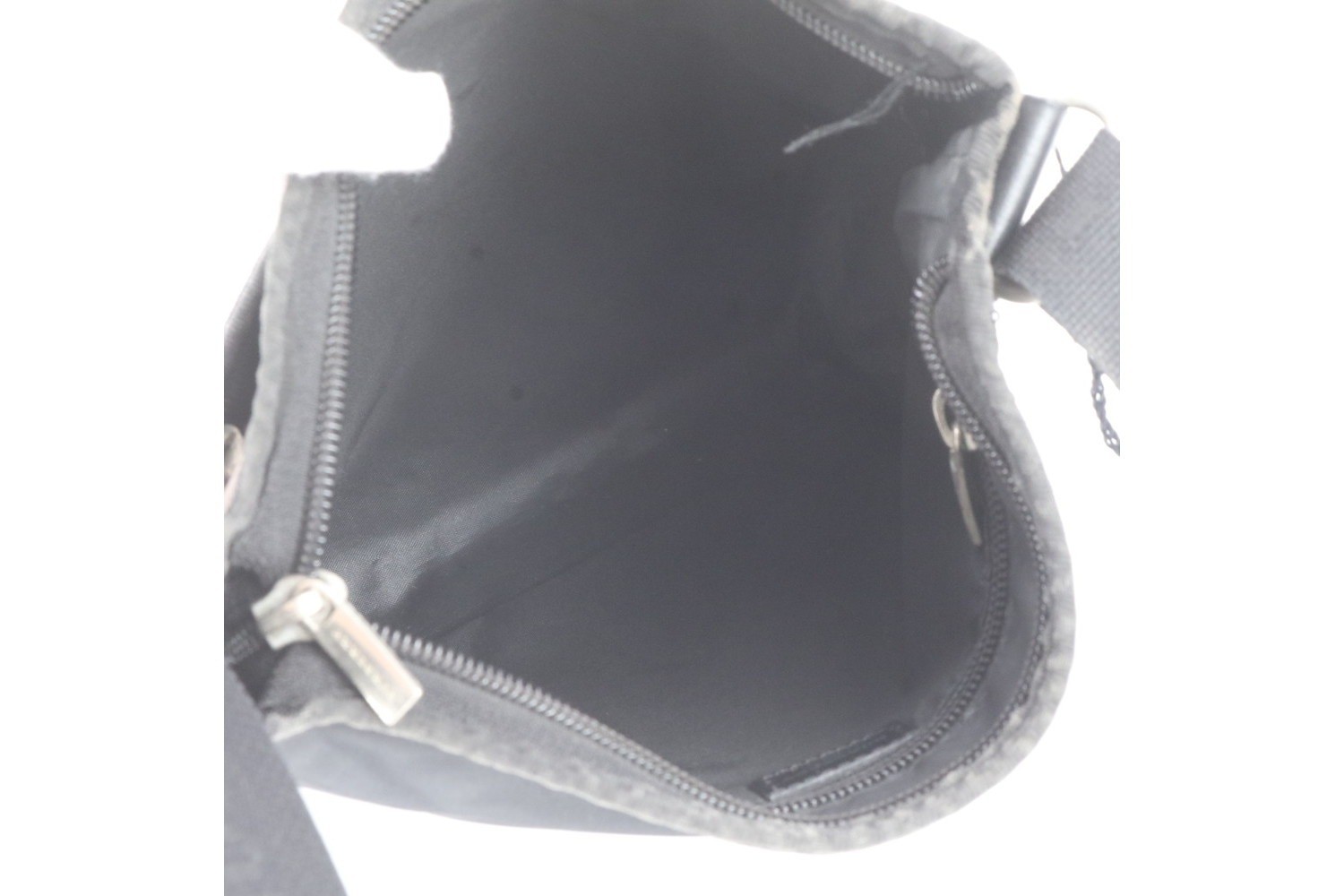Checked leather shoulder bag — view 7