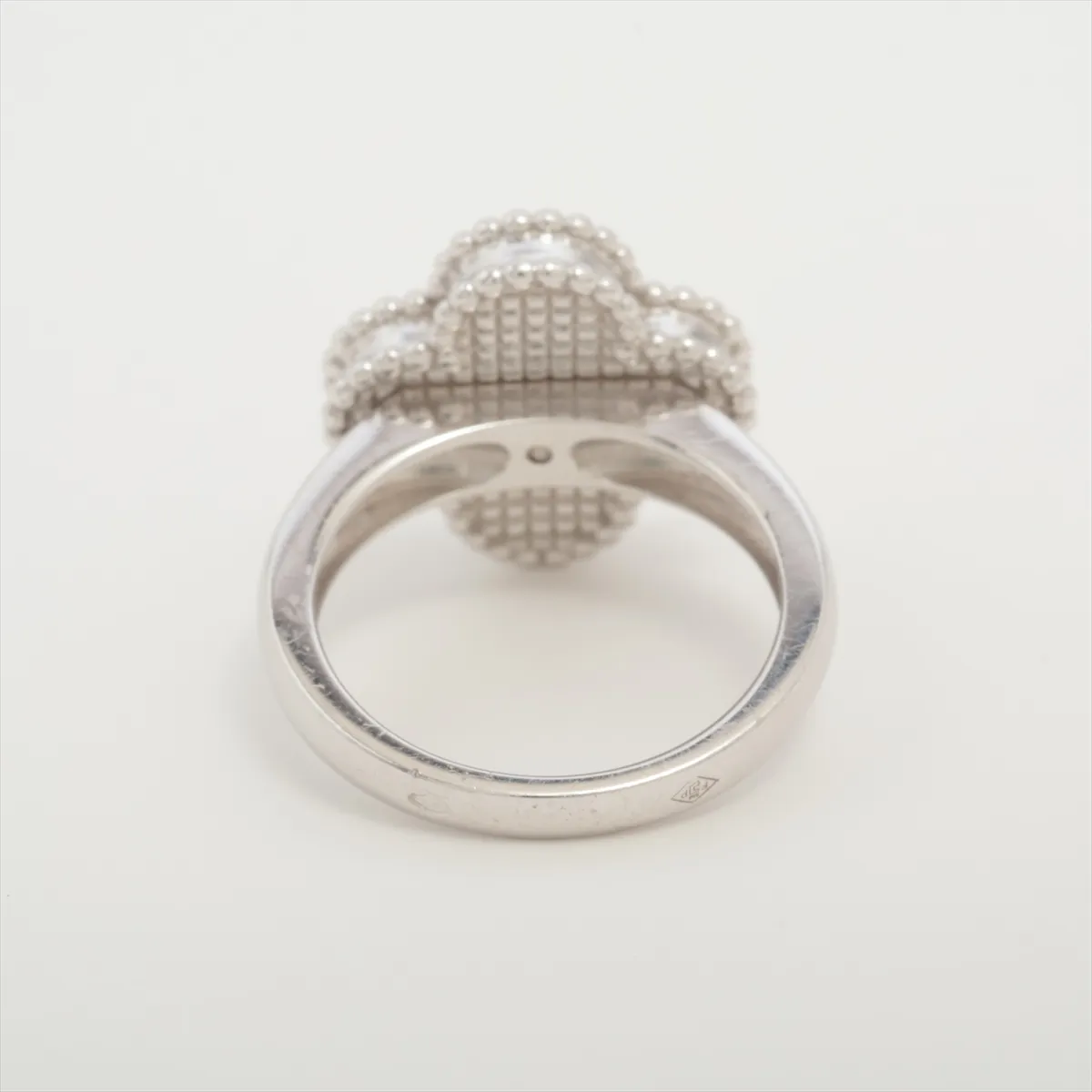 Vintage Alhambra Shell Diamond Ring, 750 (WG), 6.4g, Size 48, JB361127. Features: — view 2
