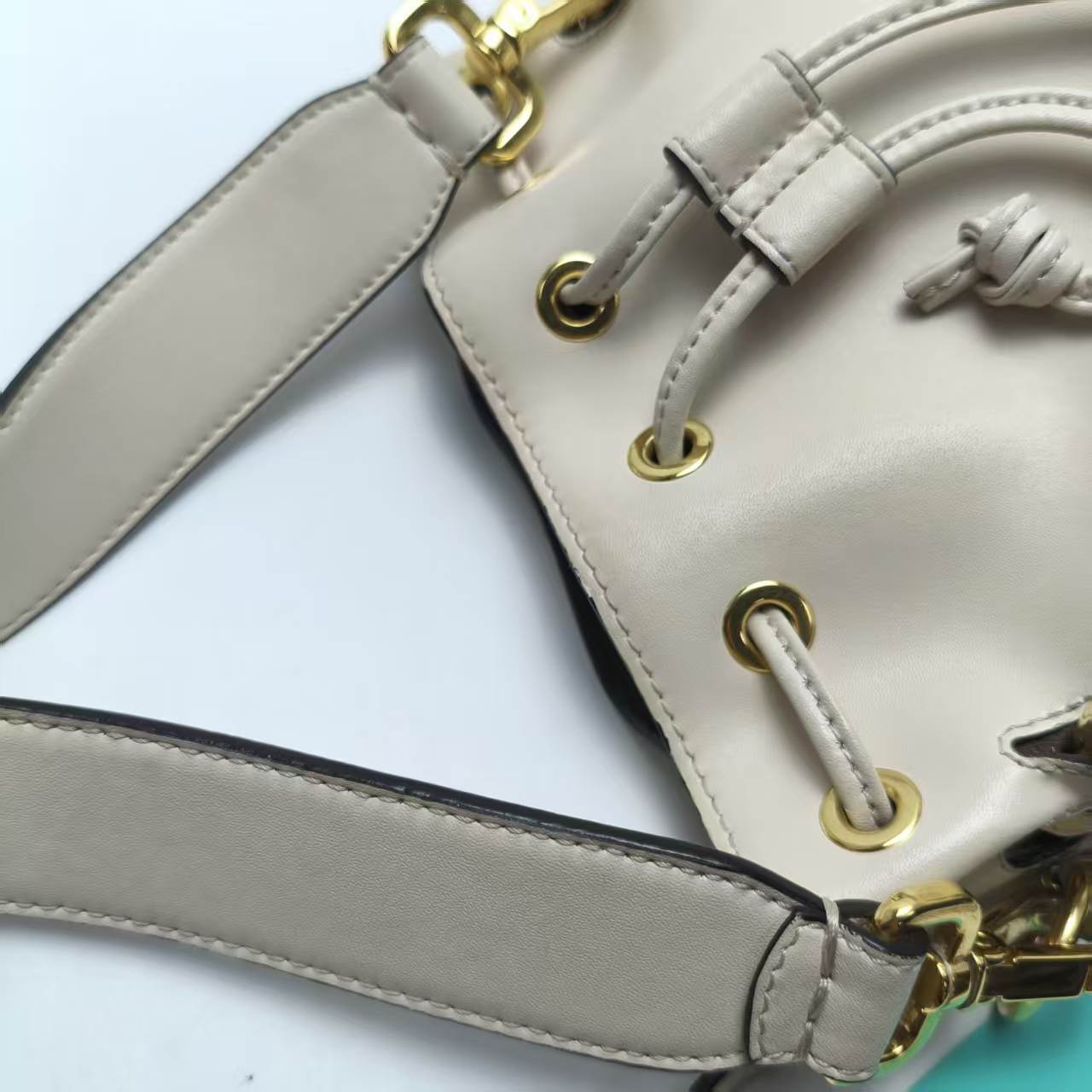 【*Shipped from: China*】FENDI Montresor Leather Shoulder Bag — view 12