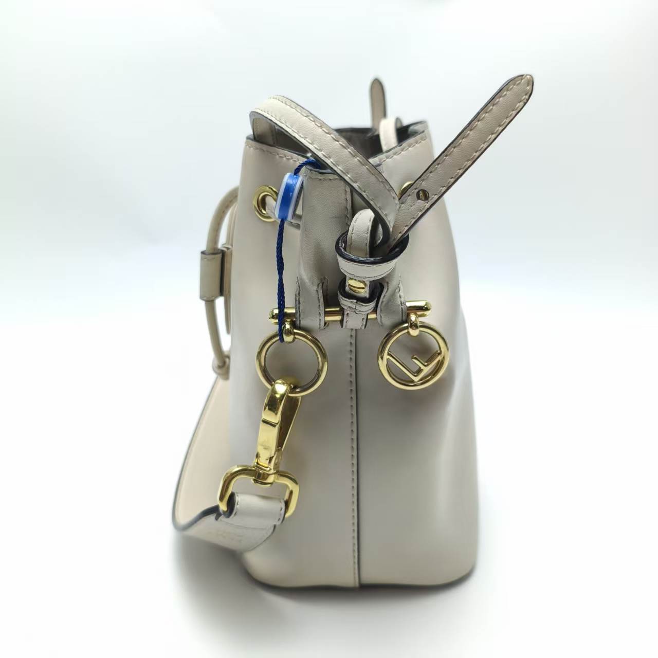 【*Shipped from: China*】FENDI Montresor Leather Shoulder Bag — view 4