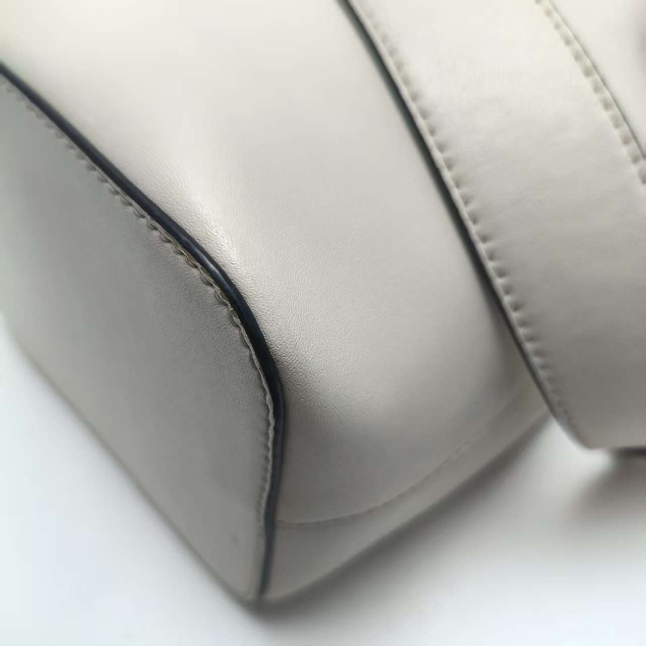 【*Shipped from: China*】FENDI Montresor Leather Shoulder Bag — view 7