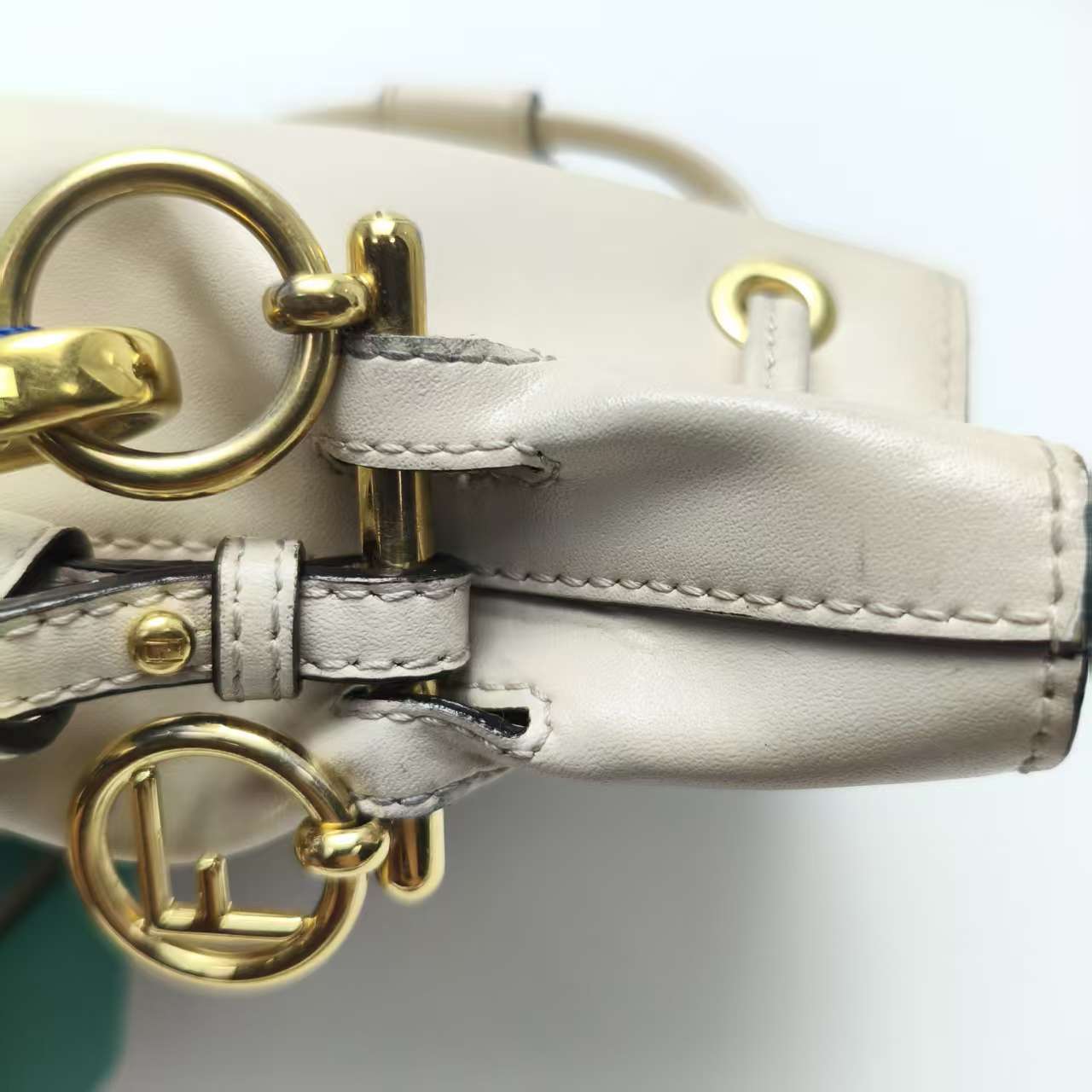 【*Shipped from: China*】FENDI Montresor Leather Shoulder Bag — view 10